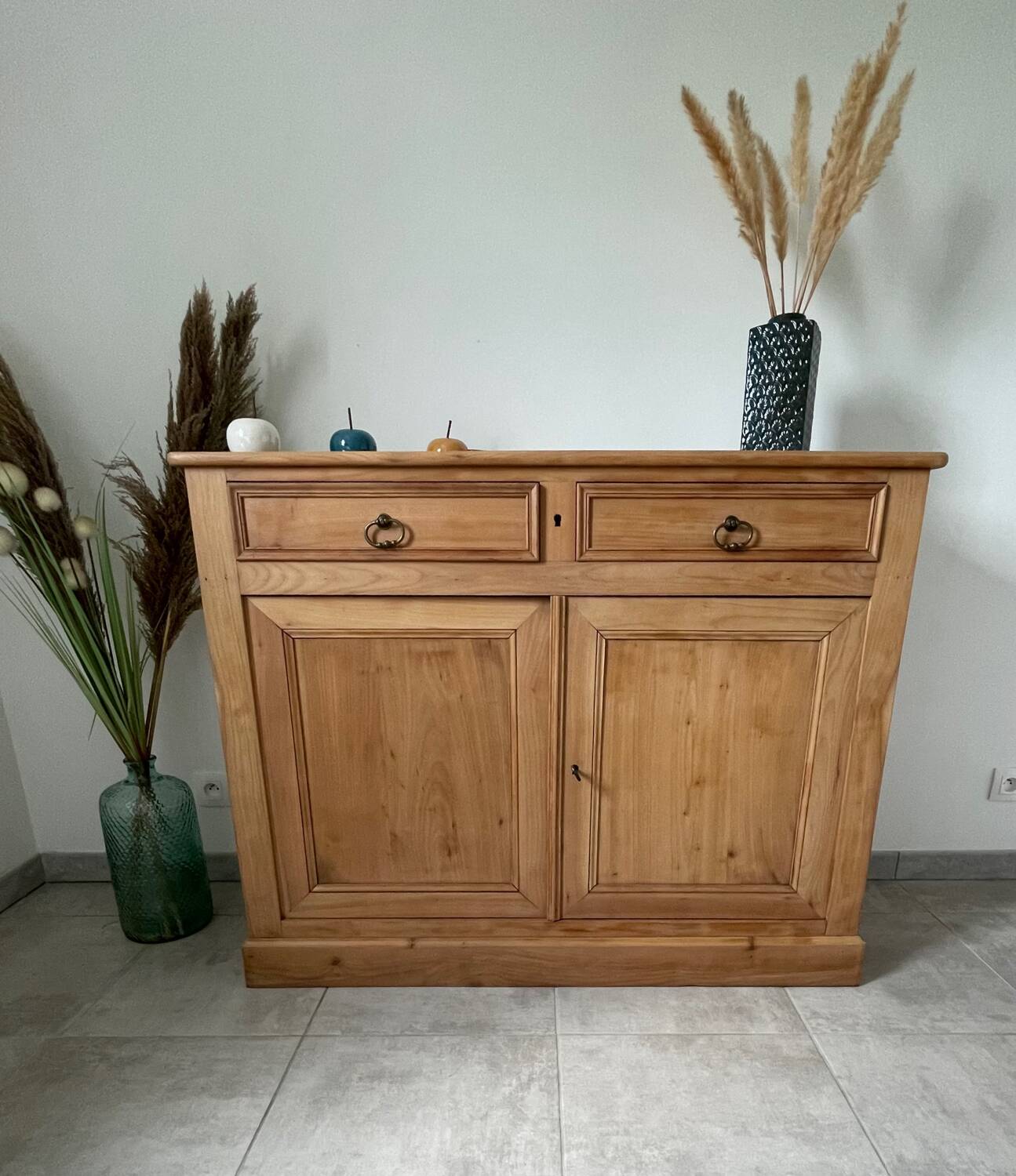 Old Parisian style buffet