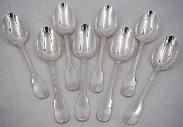 Christofle Cluny, 8 couverts de table, 16 pièces métal argenté, excellent état.