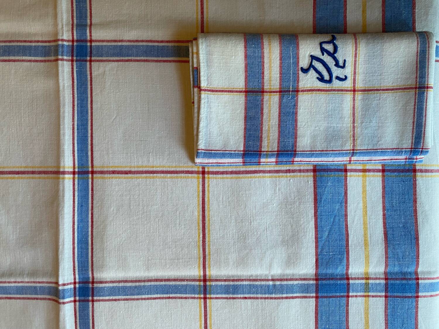 Embroidered checkered tablecloth with its 6 embroidered napkins