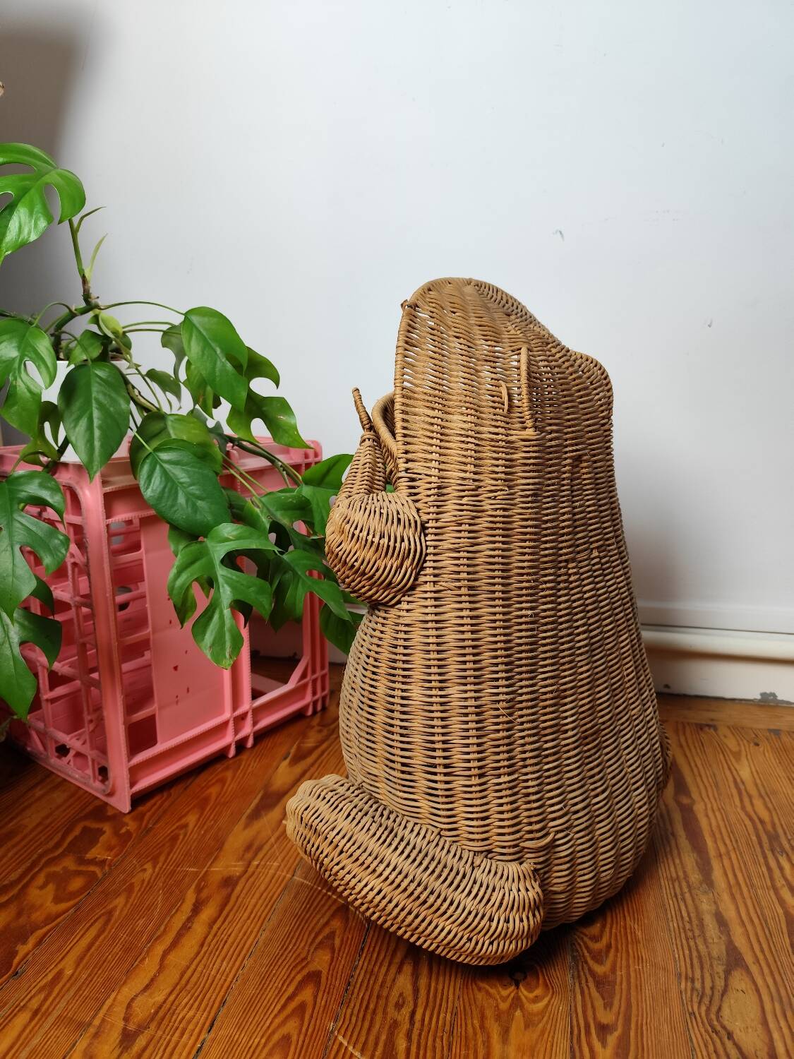 Frog magazine rack by Olivier Cajan 1960-1970