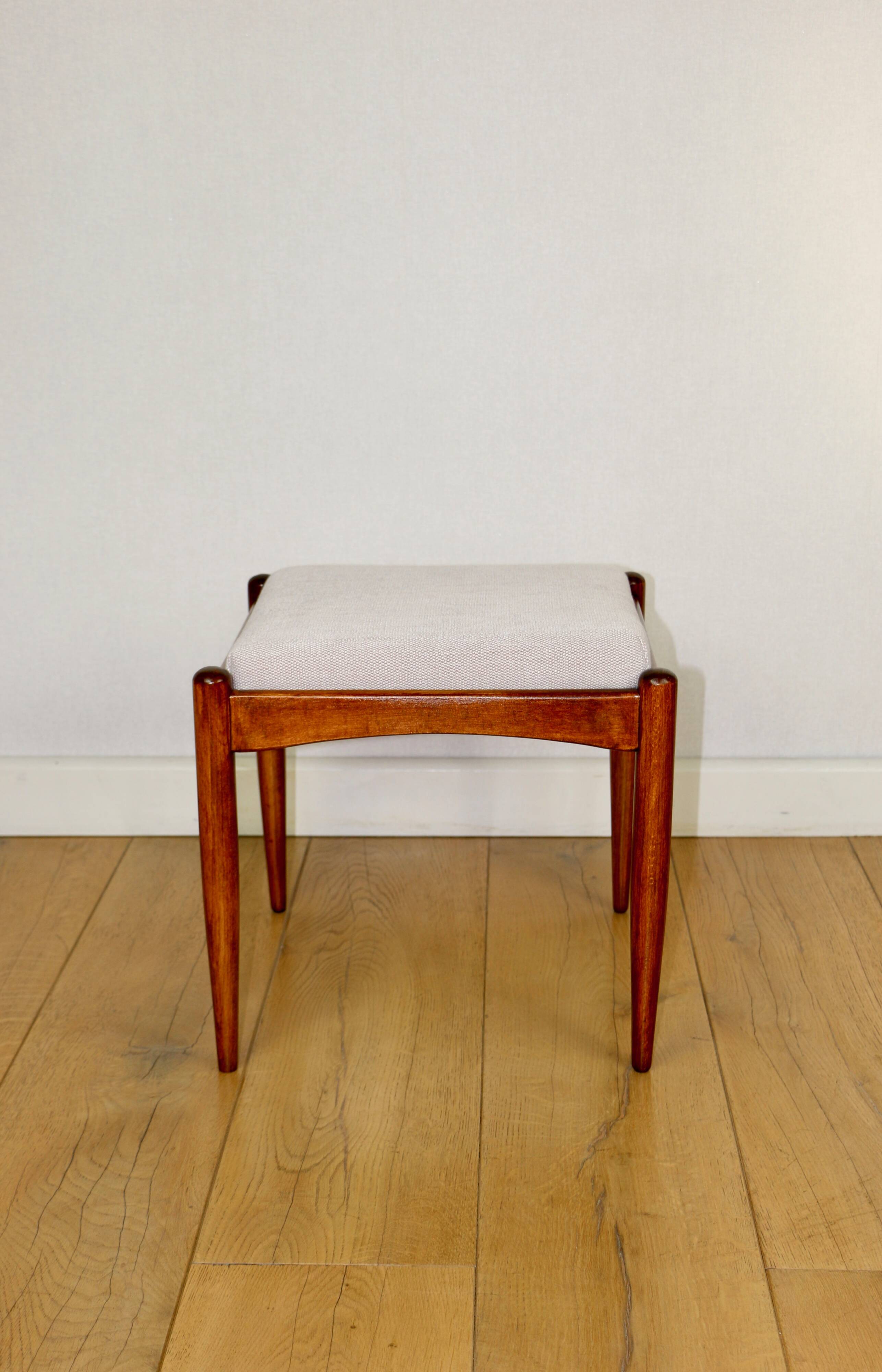 Edmund Homa stool beige-cream seat - structural fabric