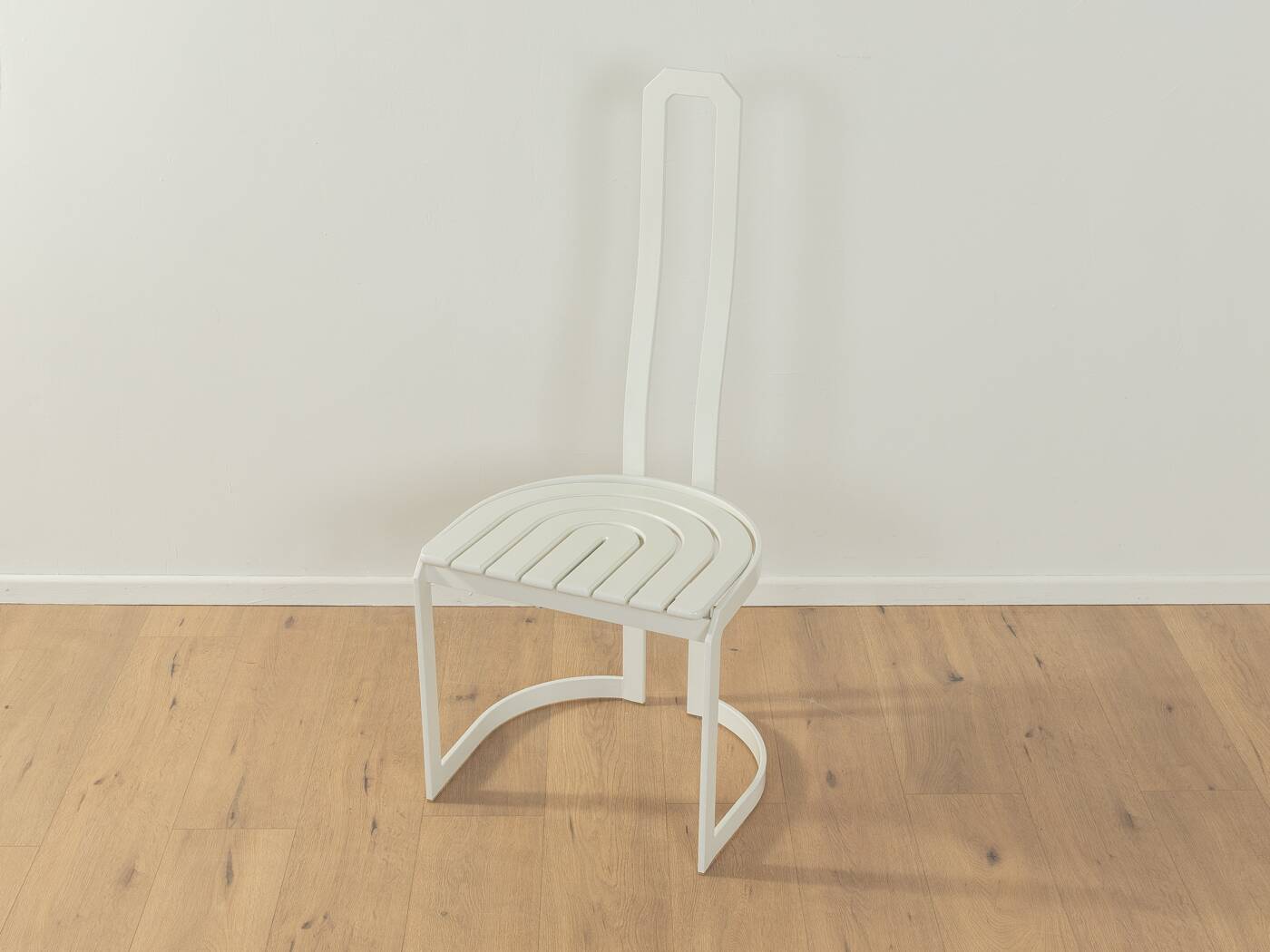 Chaises de salle à manger postmodernes, Allmilmö