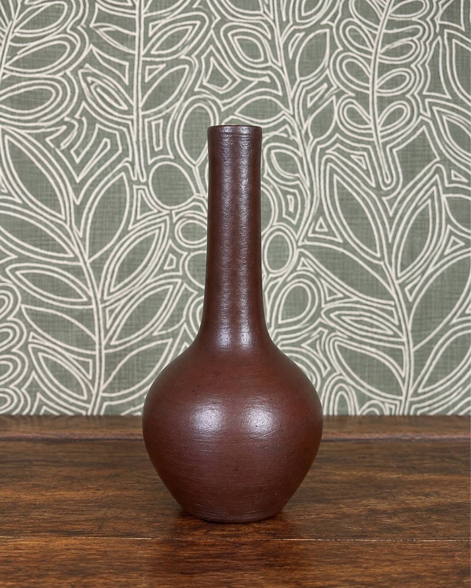 Vintage stoneware soliflore – Sleek silhouette