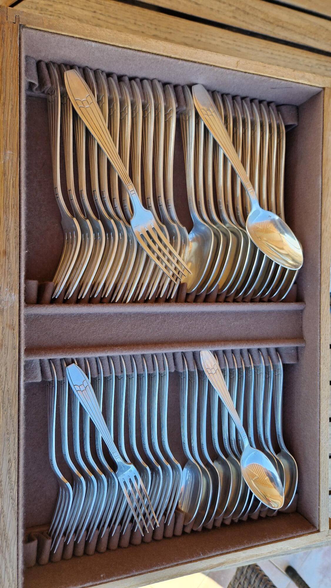 Argental art deco housewife