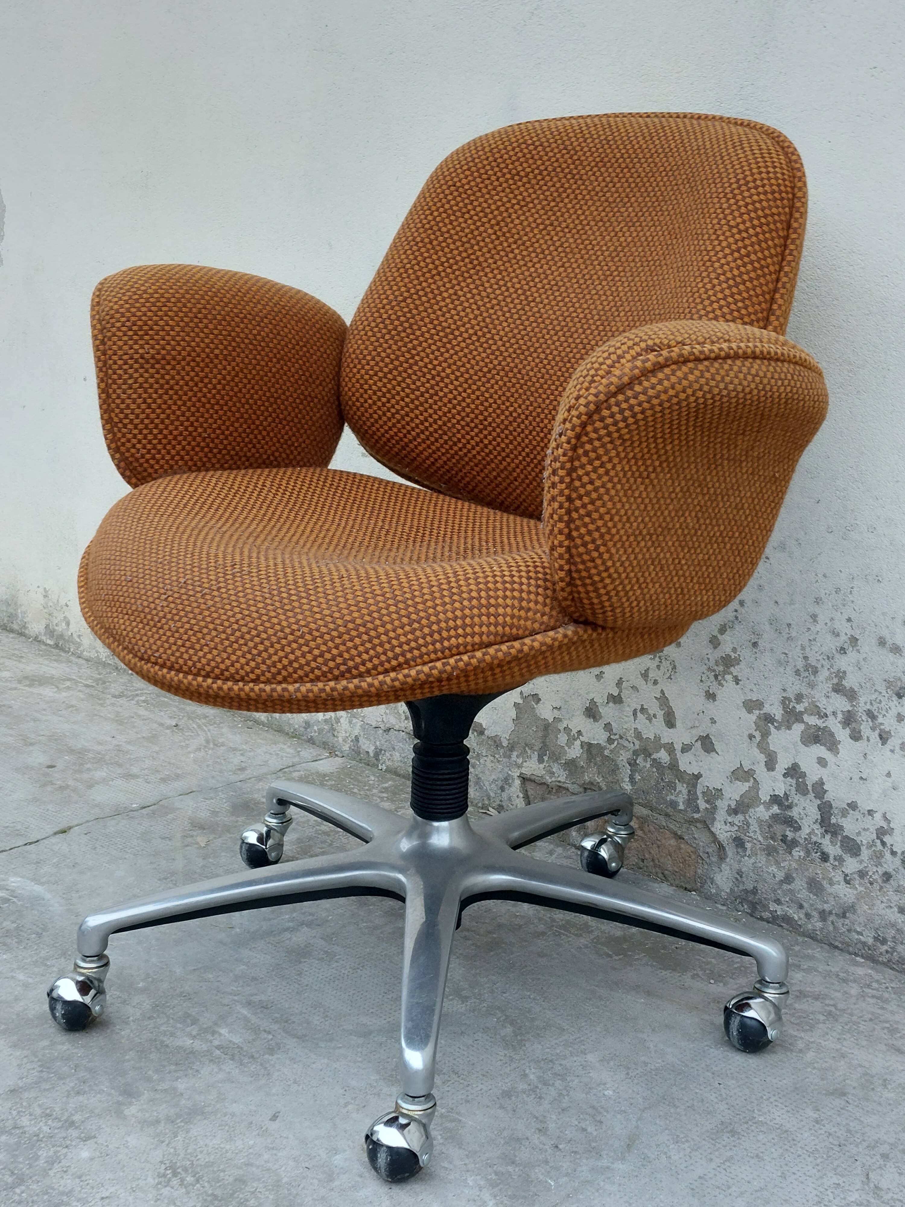 Office armchair design year 80