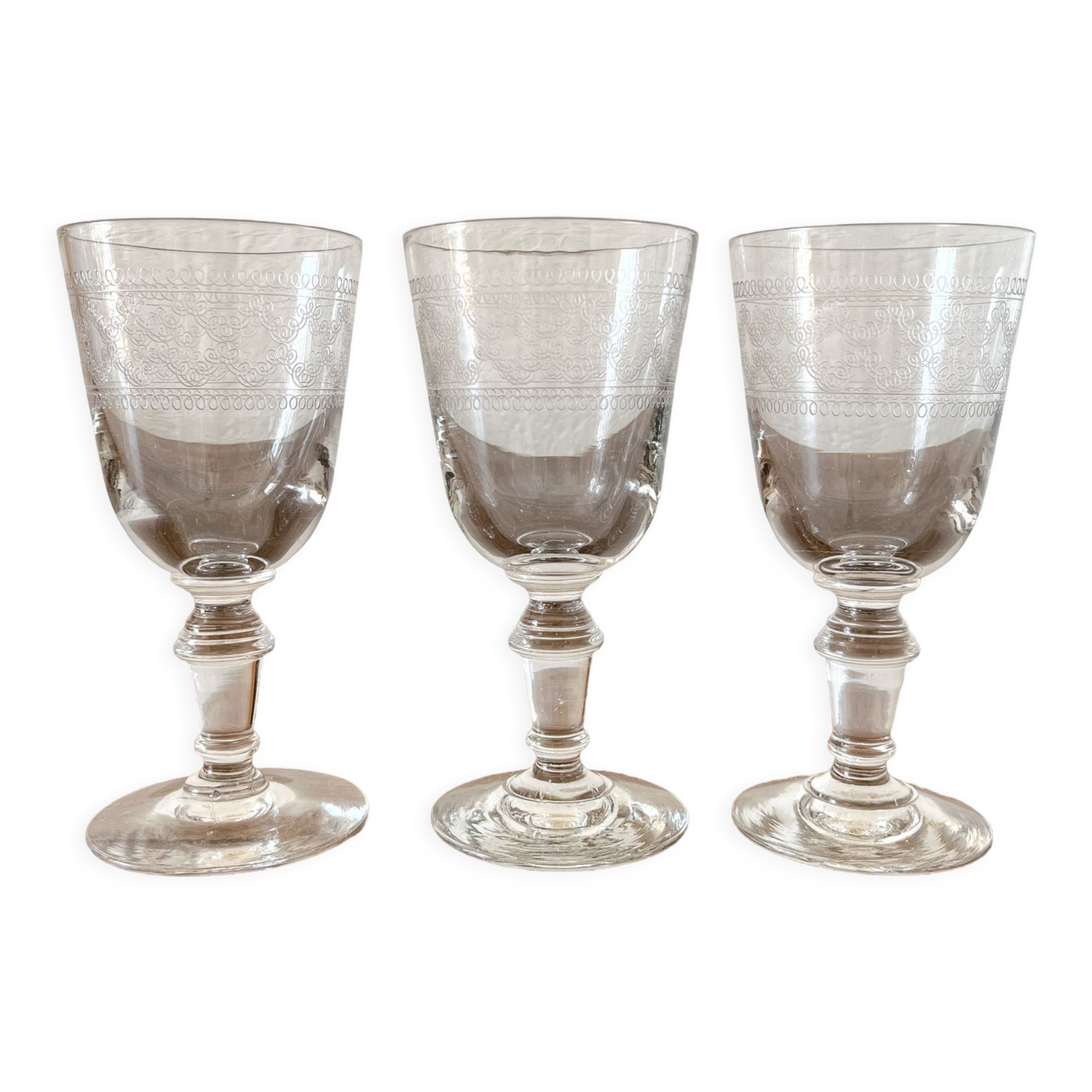 3 stemmed white wine glasses in engraved glass from the 19th century