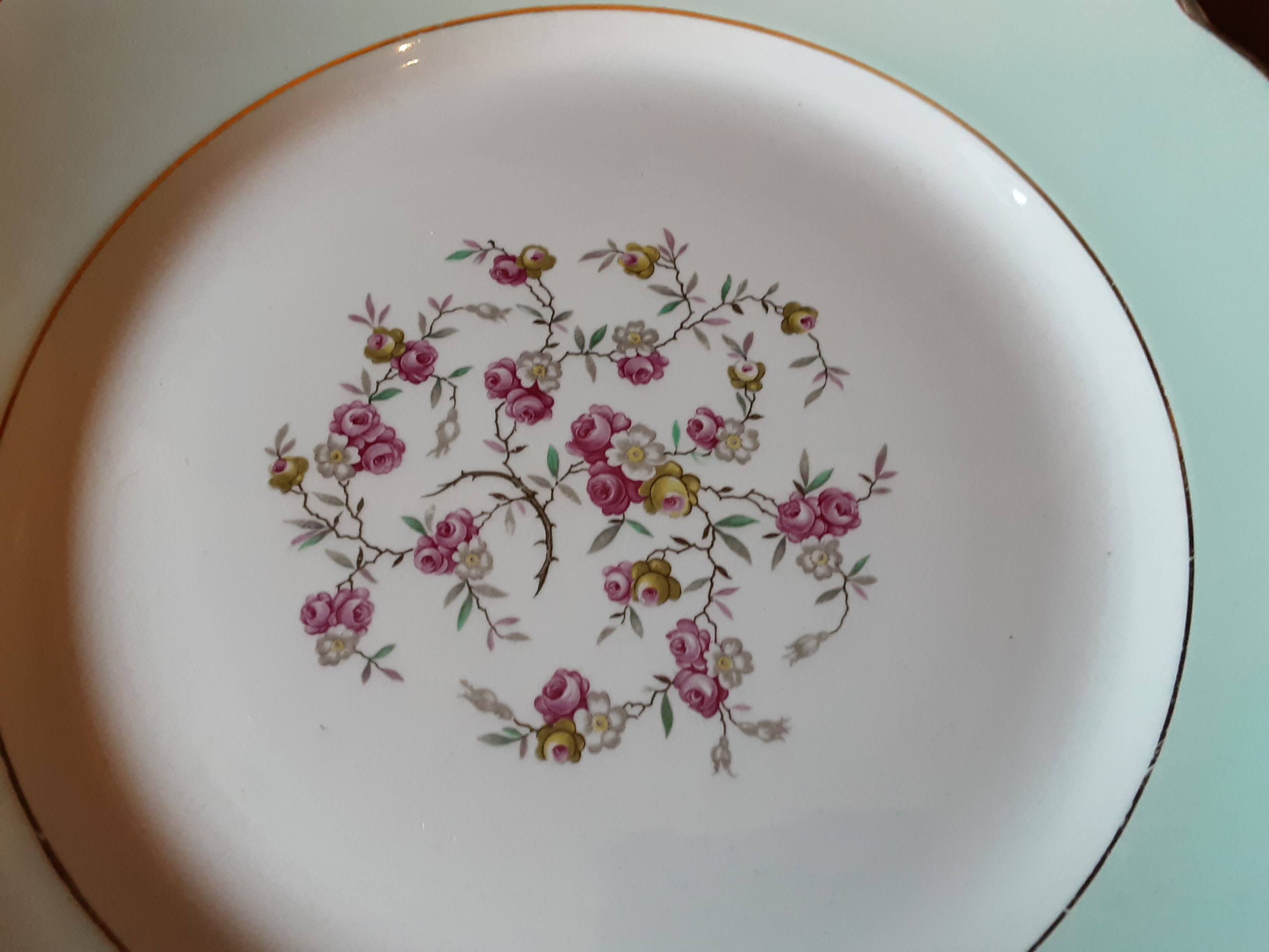 Round hollow dish Moulin des loups and Hamage