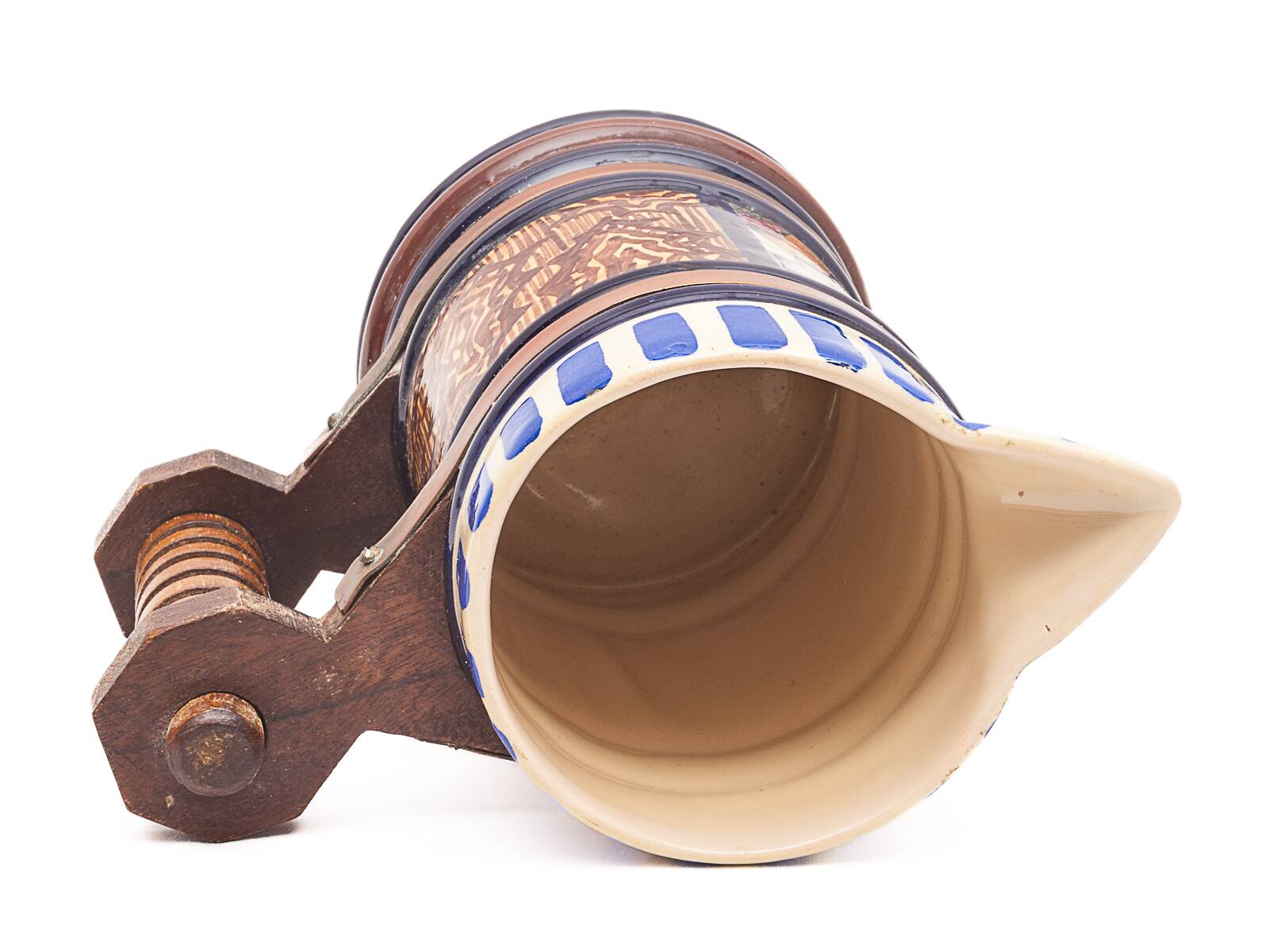 Drinks service by Paul Fouillen