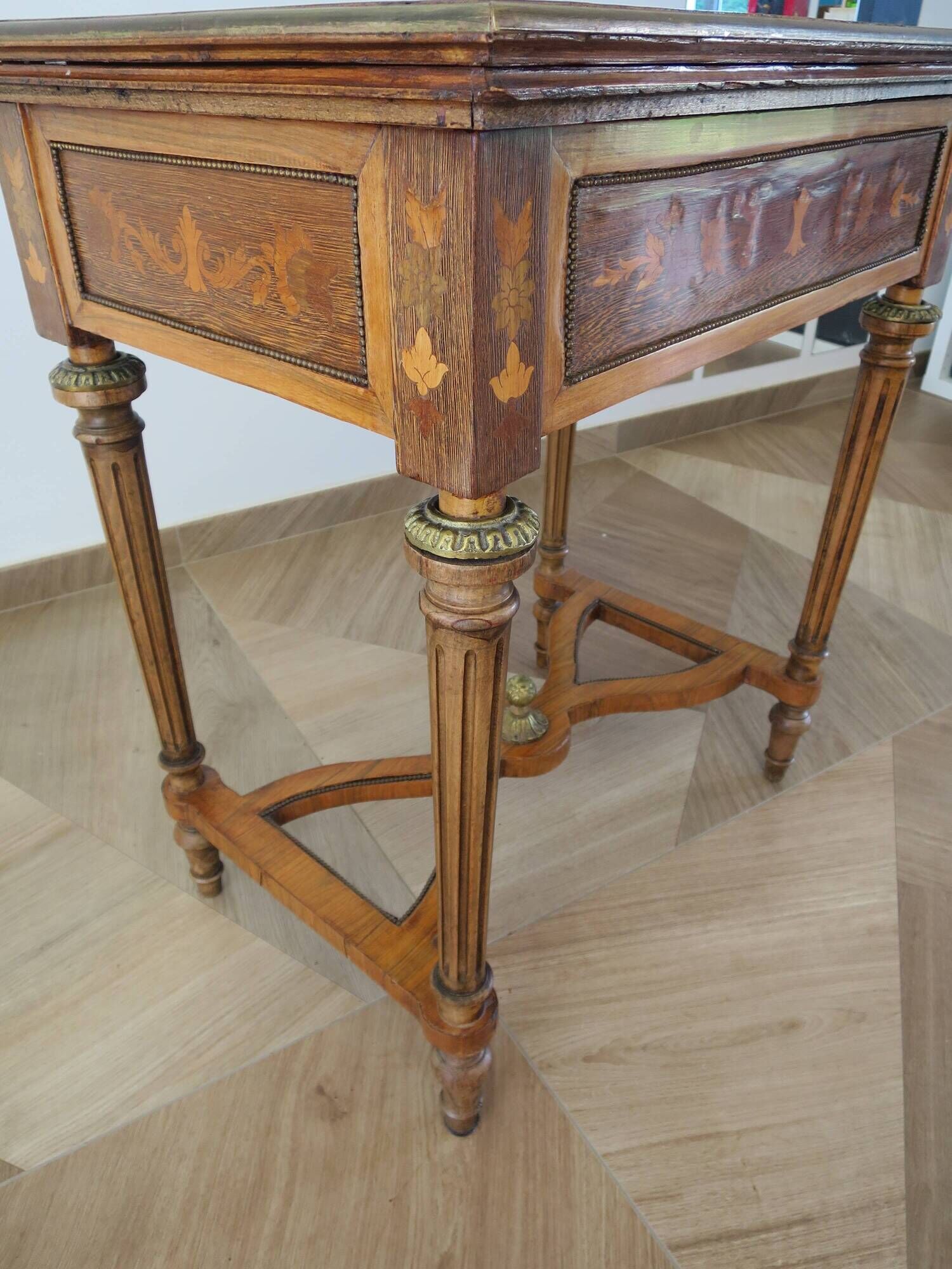 Rare - portfolio game table in marquetry and decorative bronze - Louis XVI style - Early 1900