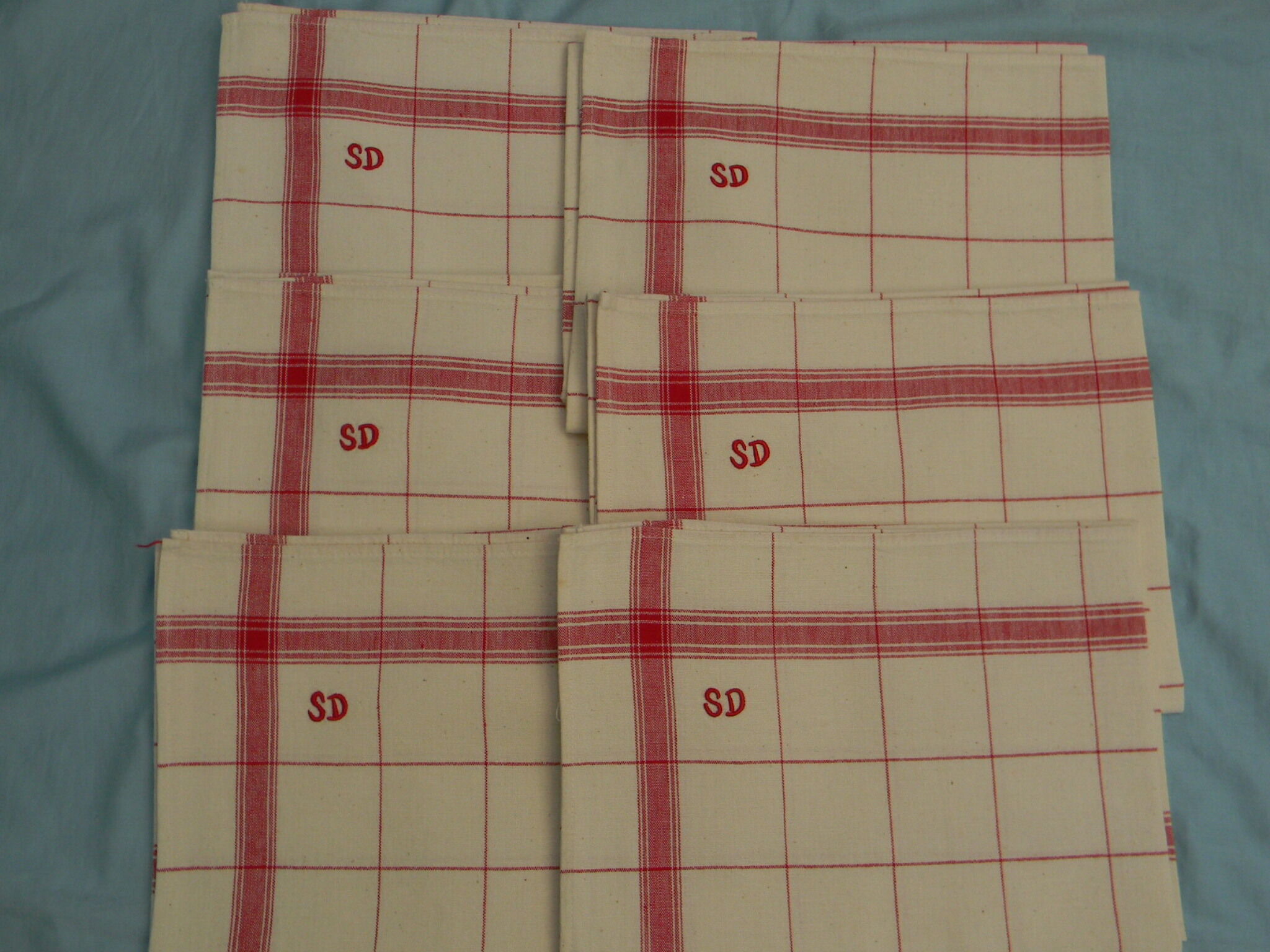 Set of 6 tea towels. Monogram SD.
