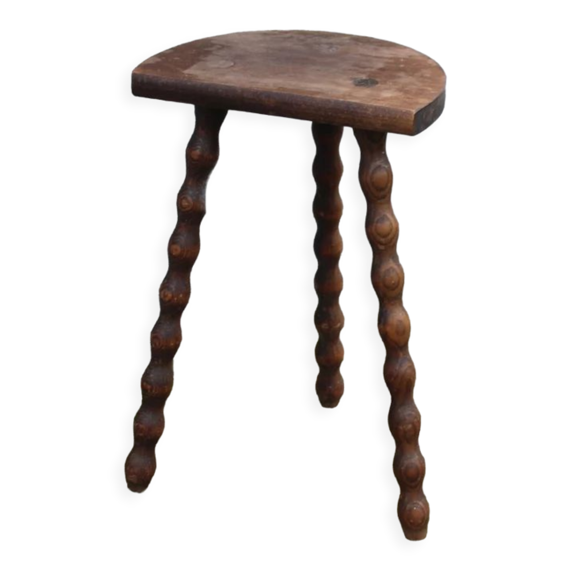 Tripod stool with bumped feet