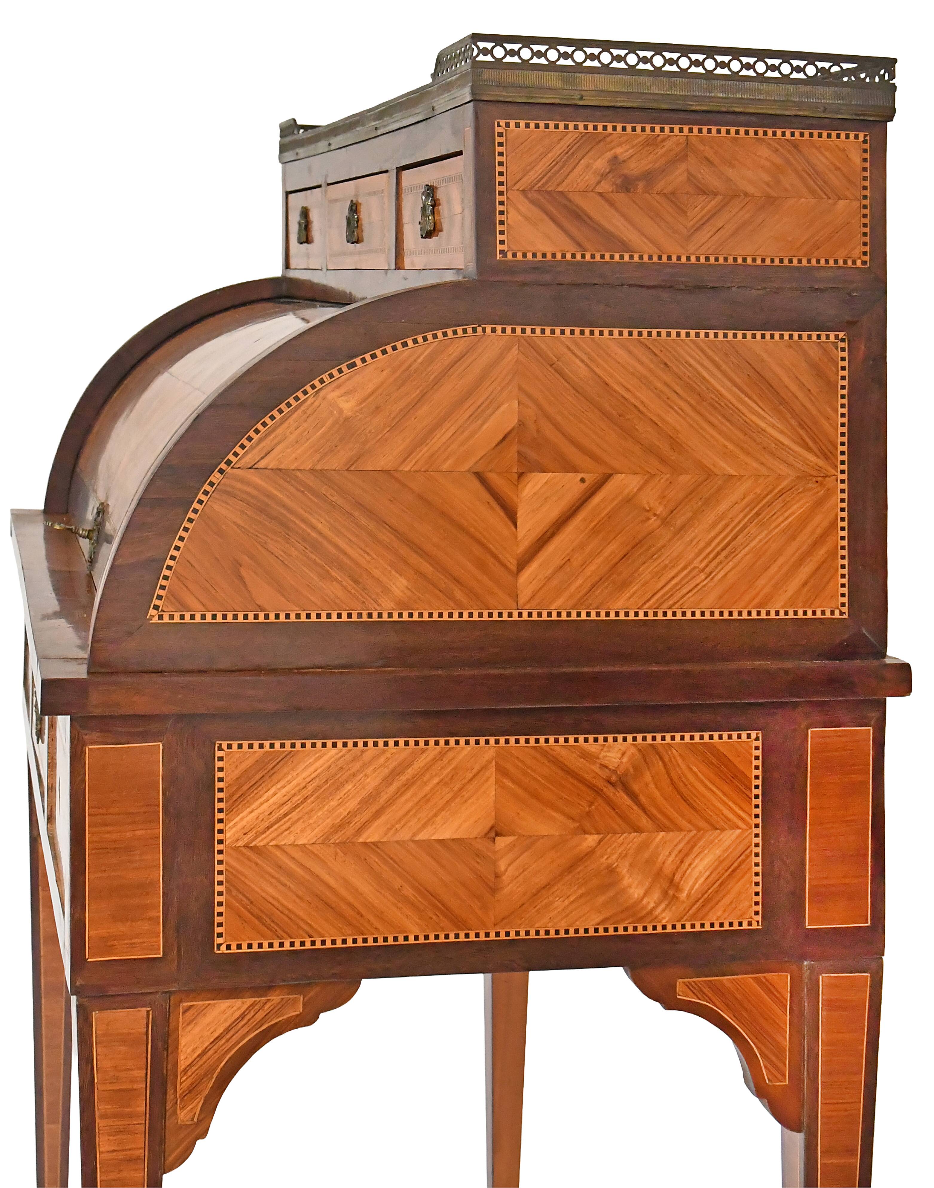 Cylinder desk in Louis XVI style