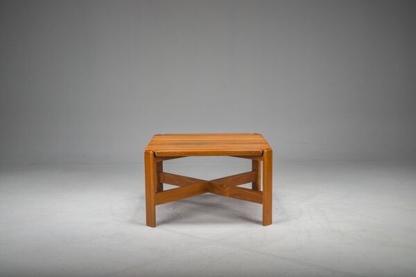 Table basse danoise en teck attribuée à Niels Bach, années 1960