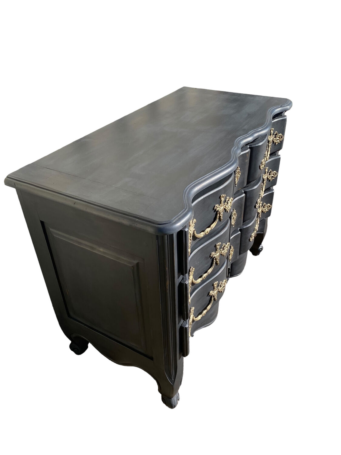 Black and brass chest of drawers