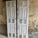 4 pairs of louvered flaps