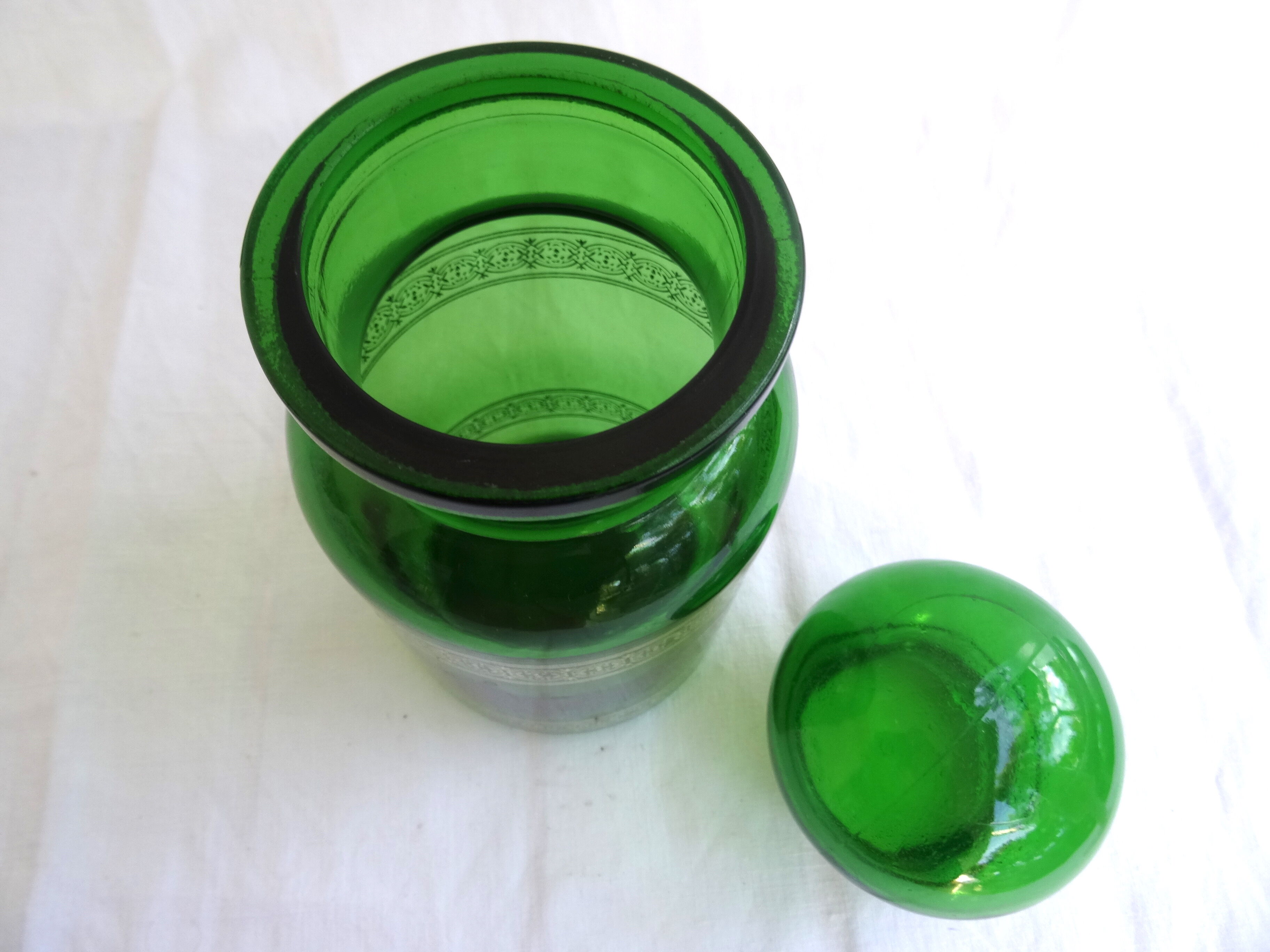 Green apothecary pot
