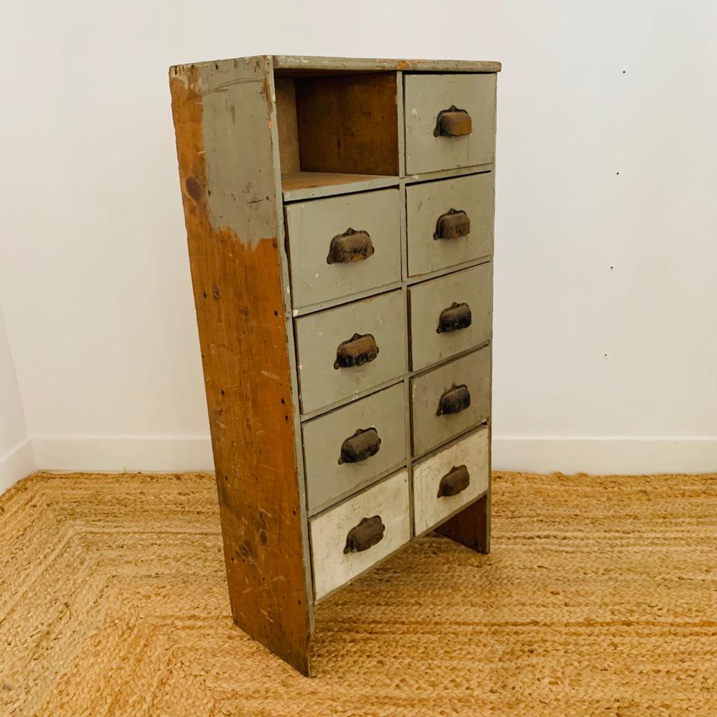 Ancien meuble de métier