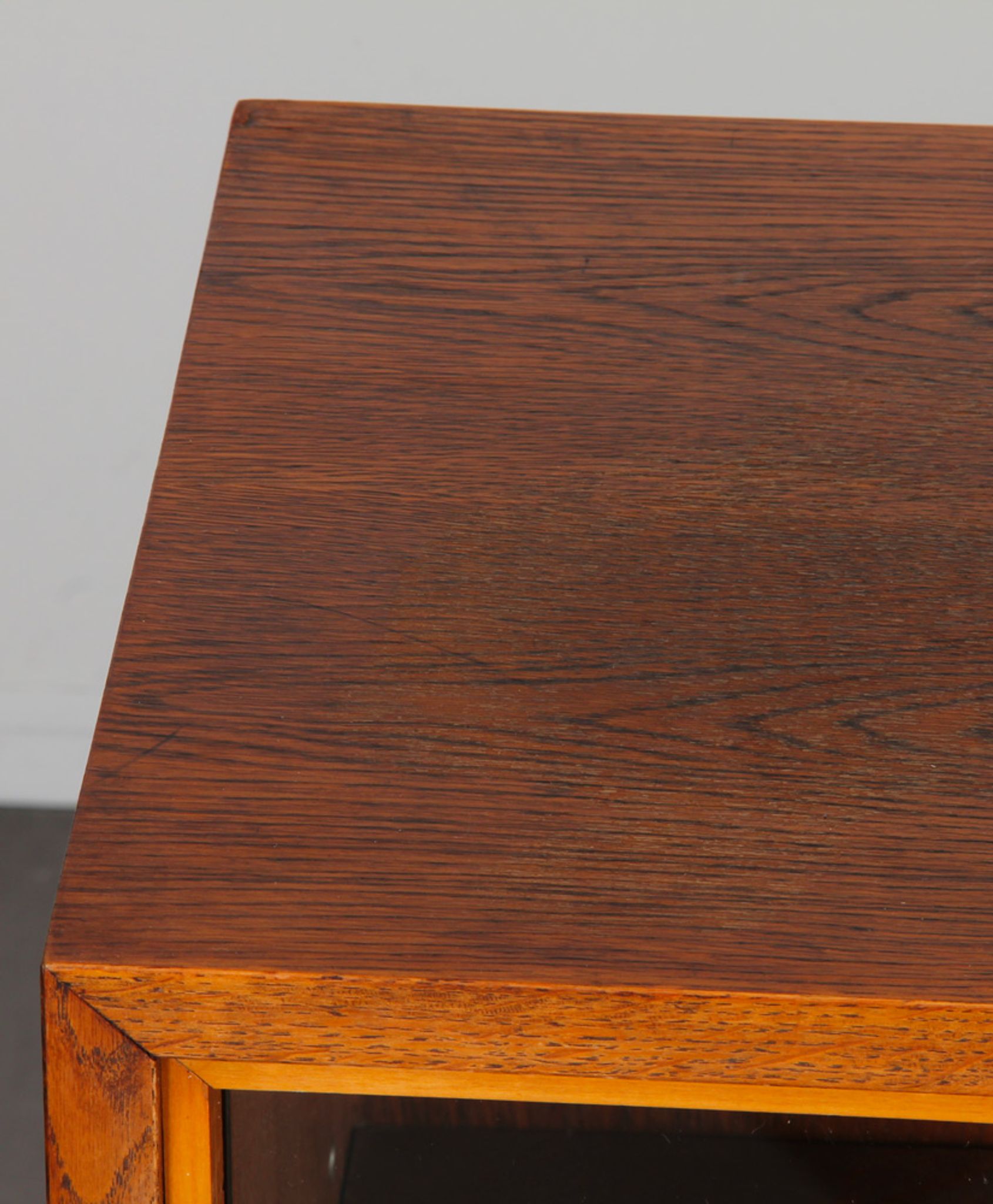 Commode vintage en bois fabrication tchèque 1960