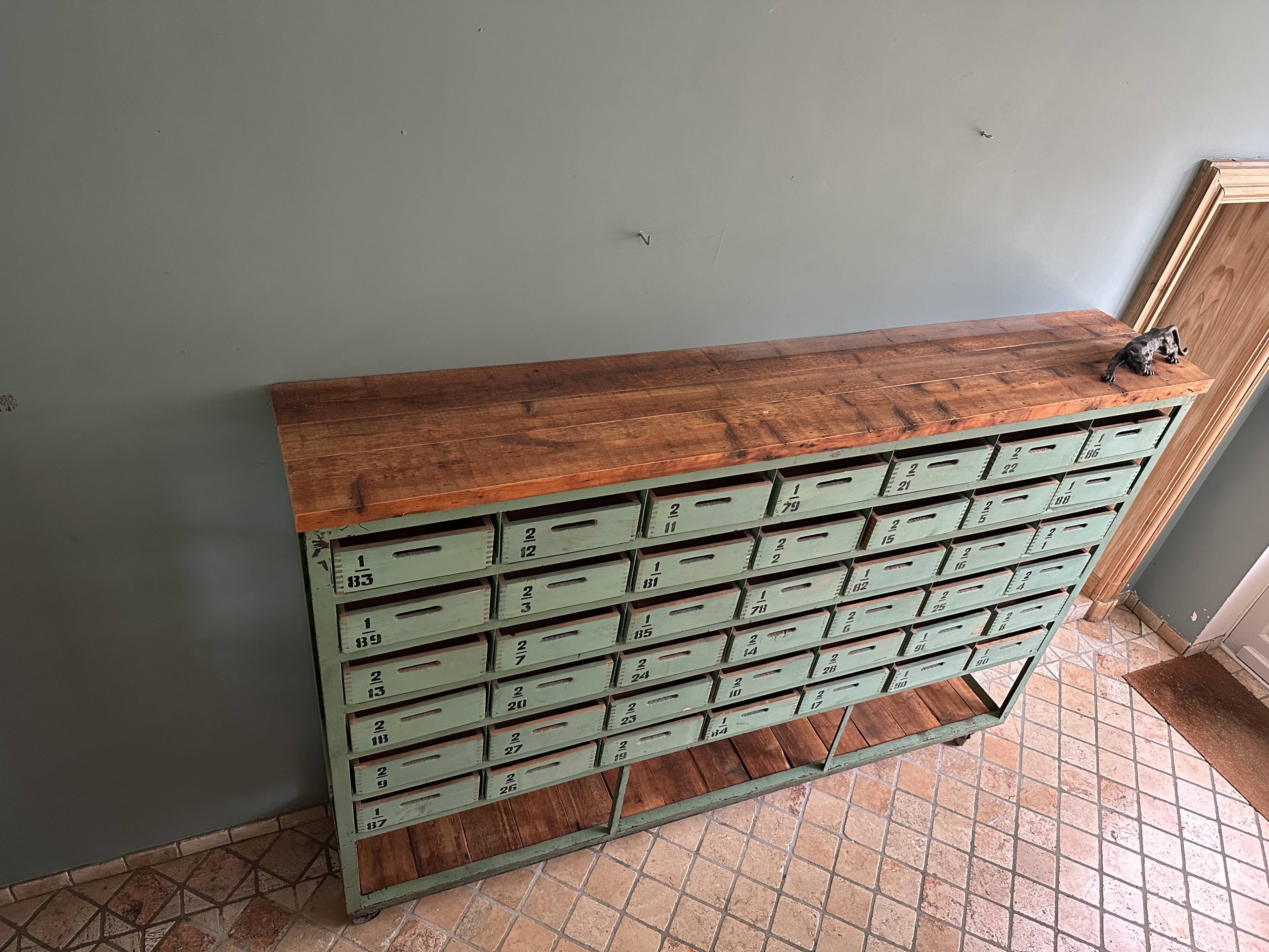Meuble de métier industriel bois et métal