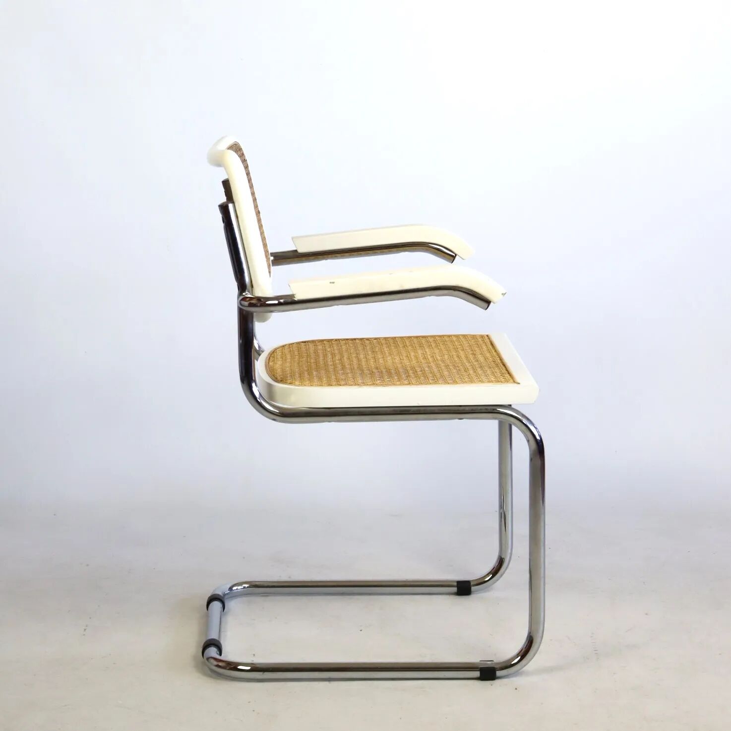 White B64 chair