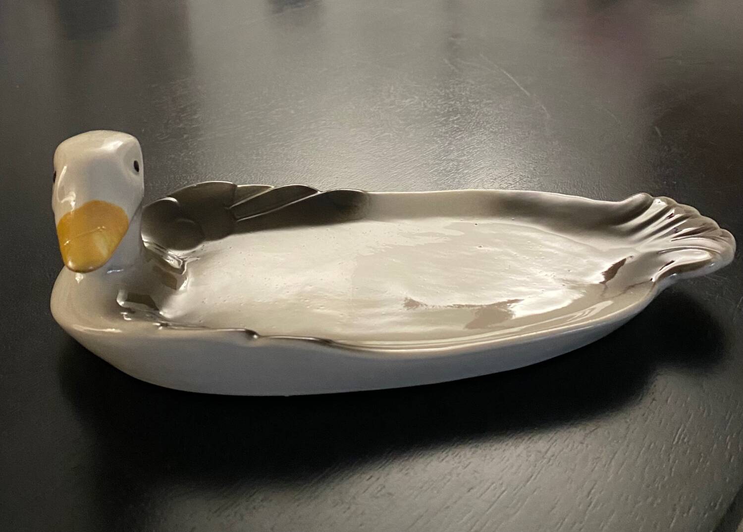 1 duck-shaped ceramic foie gras dish