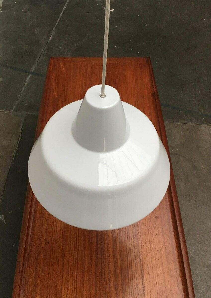 Modern Danish enamel pendant lamp from the mid-century by Louis Poulsen, 1960s.