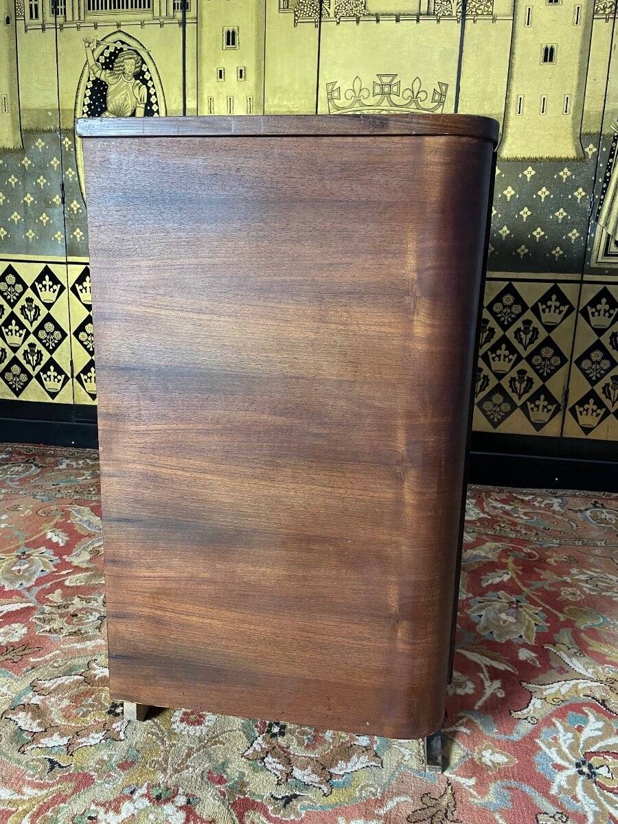Art deco chest of drawers