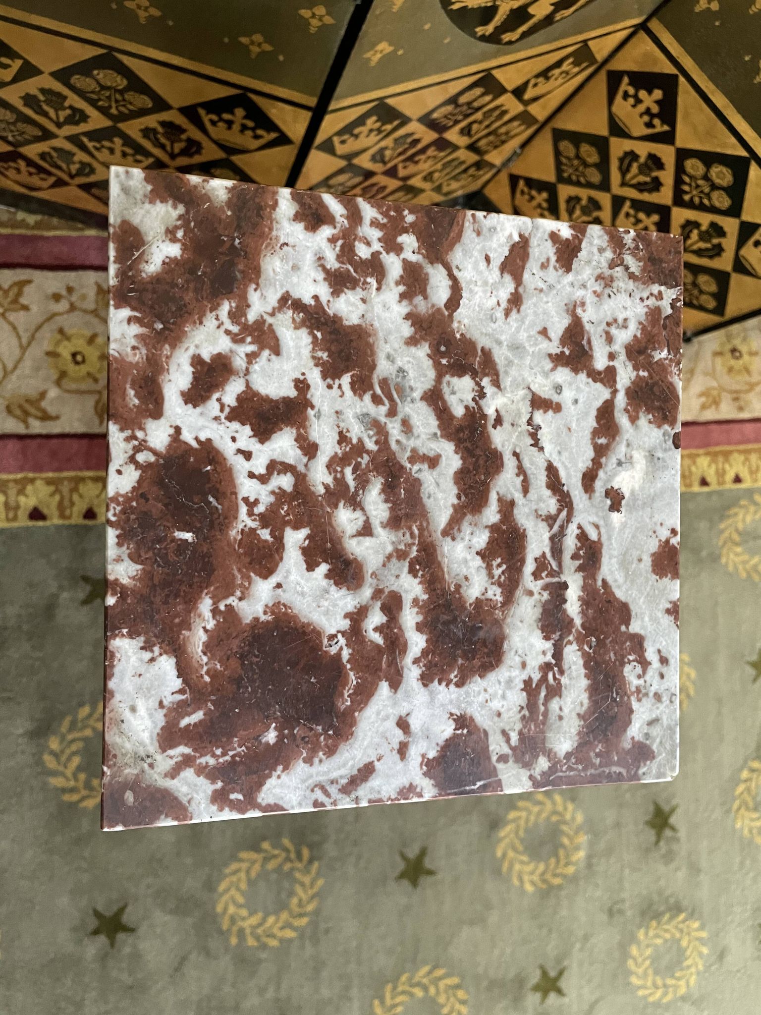 Selette gaine en marbre et bronze