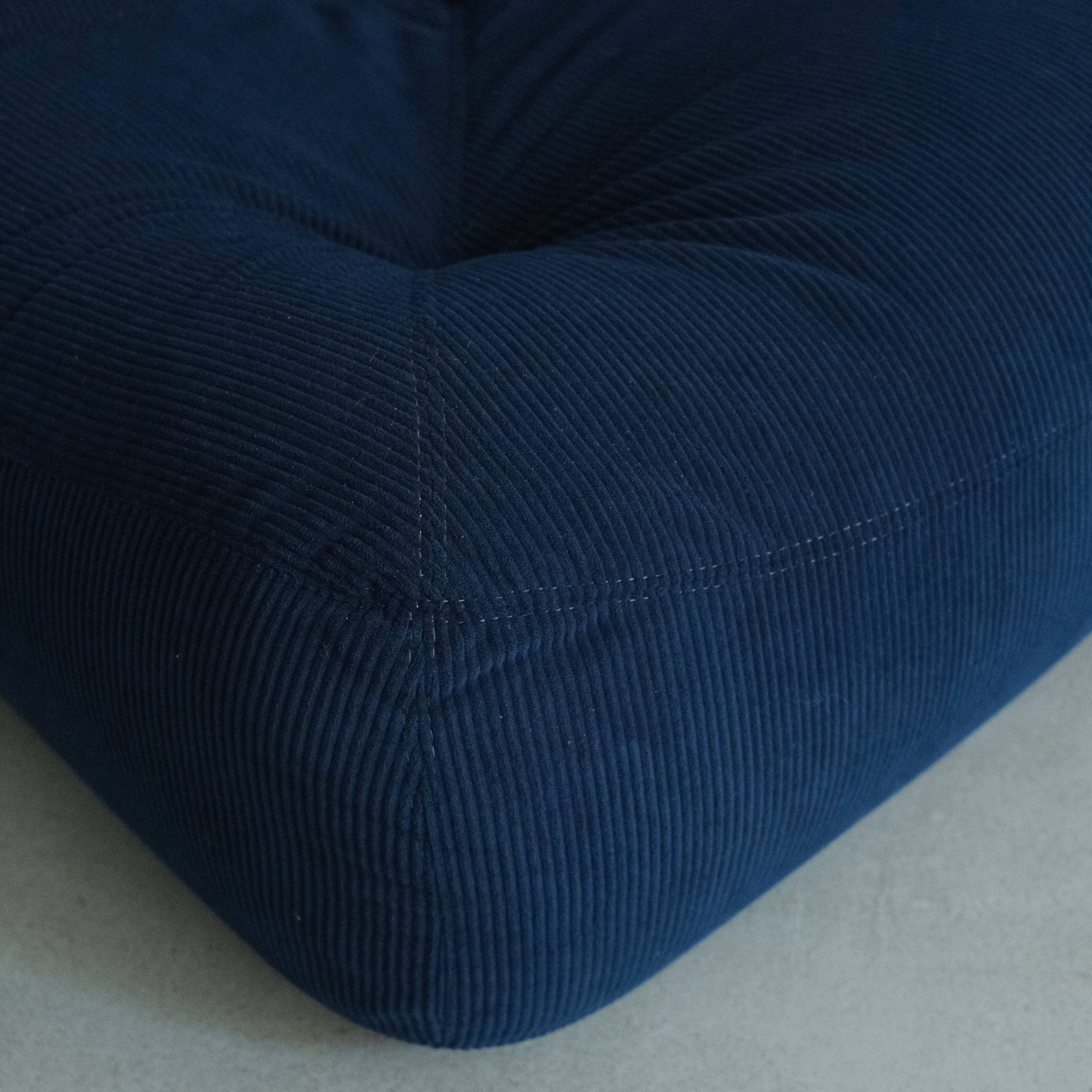 Chaffeuse kali bleu par Michel Ducaroy pour Ligne Roset