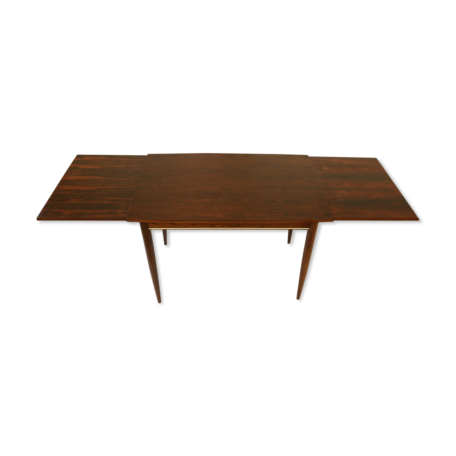 Extendable rosewood dining table made in the 1960s