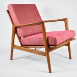Original scandinavian armchair Stefan, restored, 1960s icon, pink