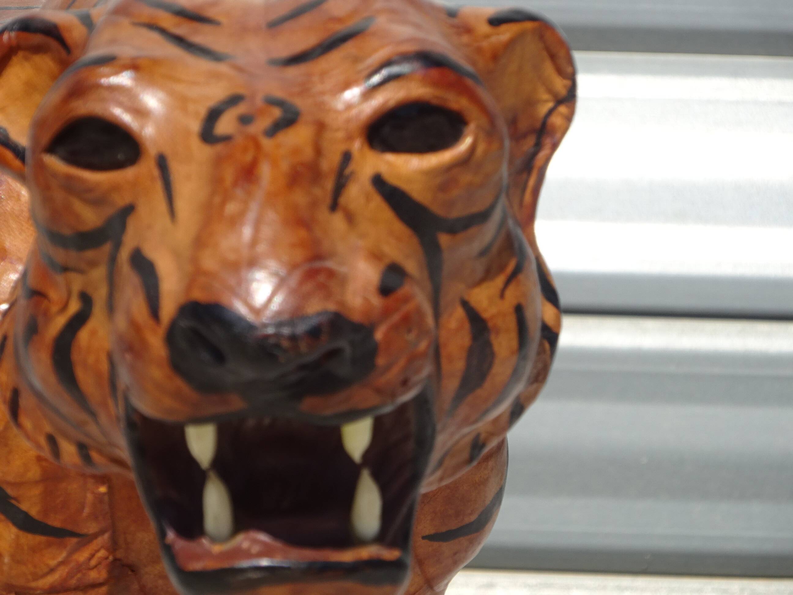 Genuine leather animal, tiger measuring 58 cm.