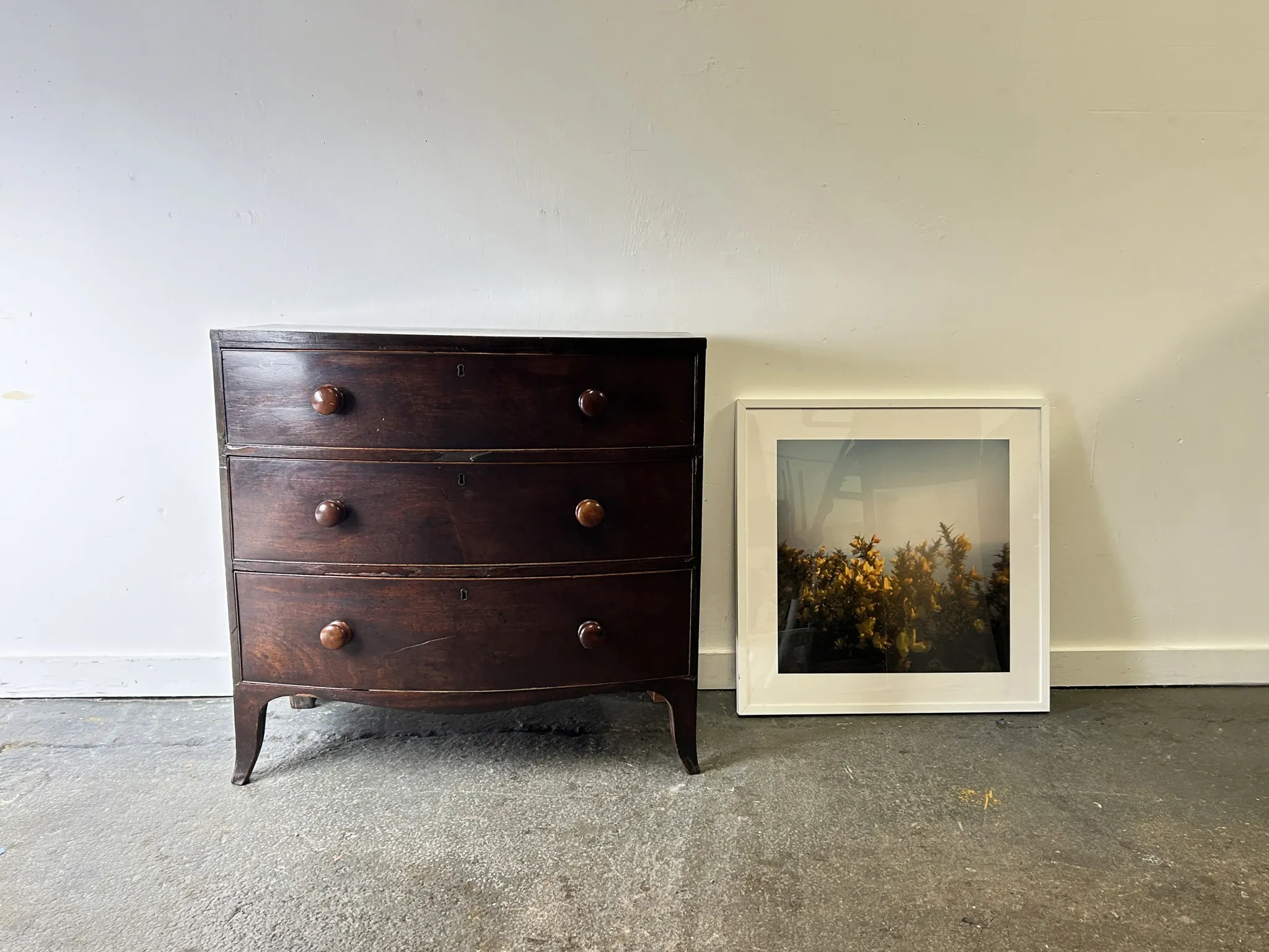 Antique Mahogany Bow Front Chest of 3 Drawers Georgian c1800-1830 Splay Fee