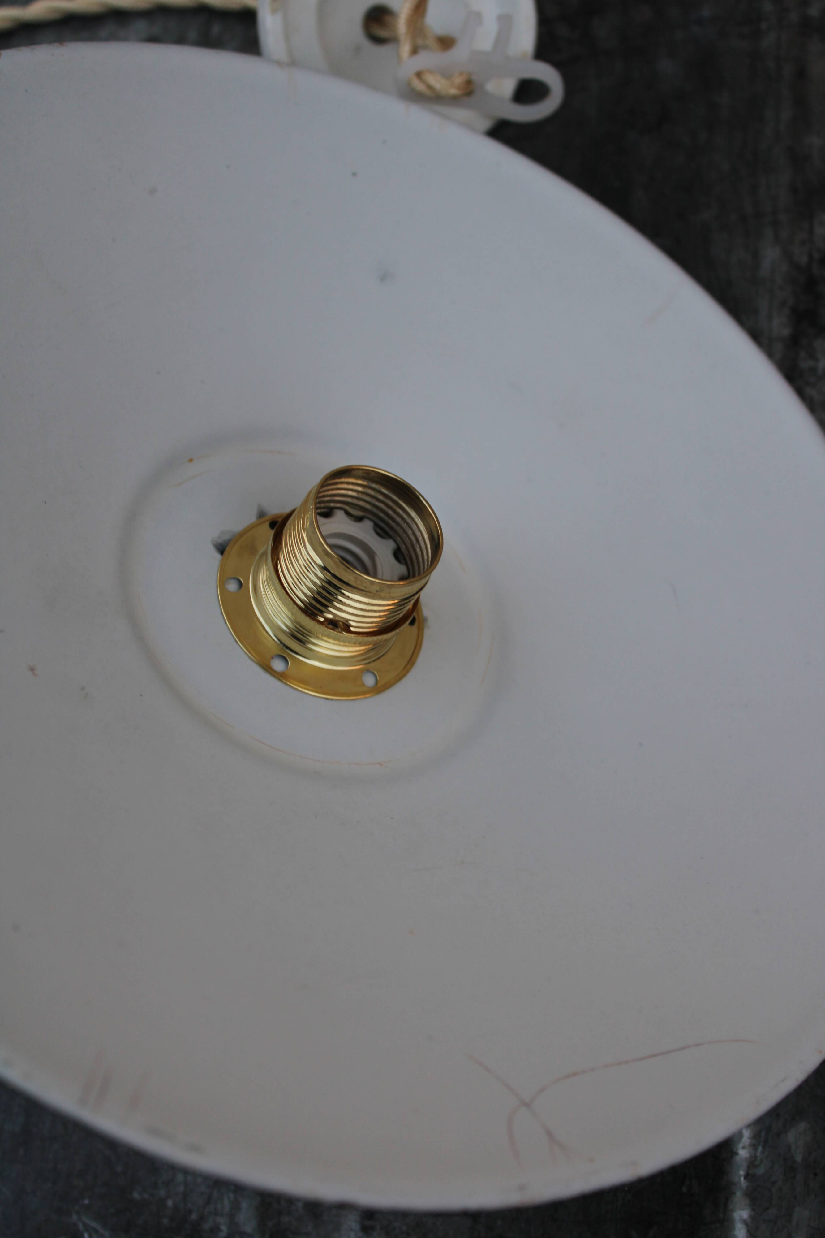 Green enamelled hanging