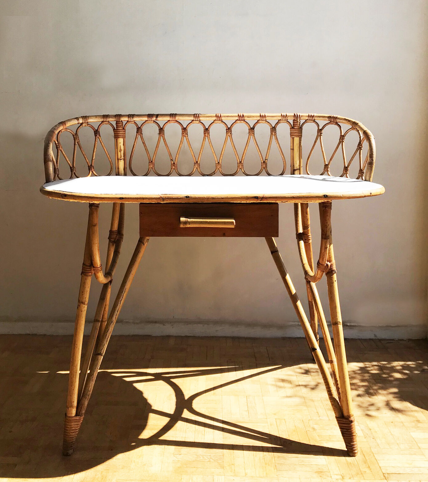 Bureau coiffeuse en rotin des années 1960/70