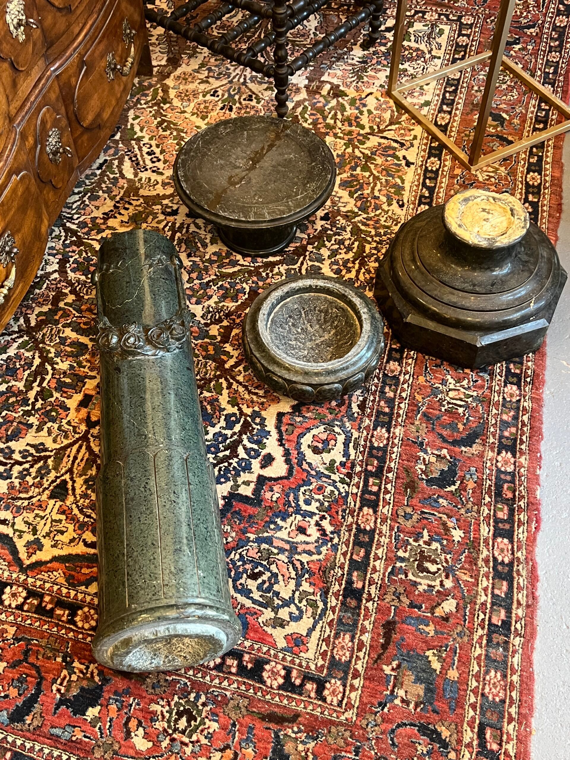 Very beautiful and ancient green marble column, dating from the 19th century