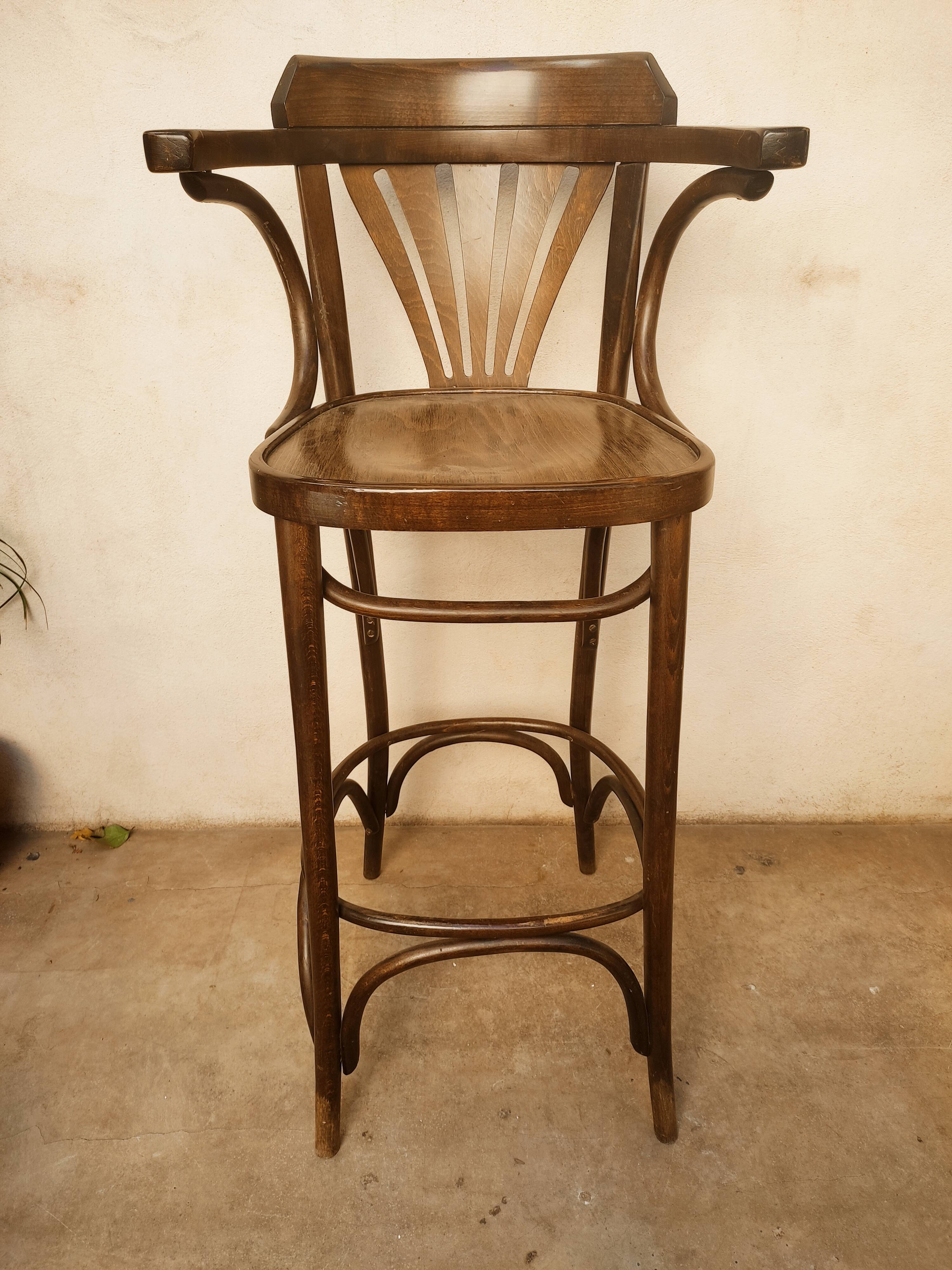 Chaise de bar en bois courbé