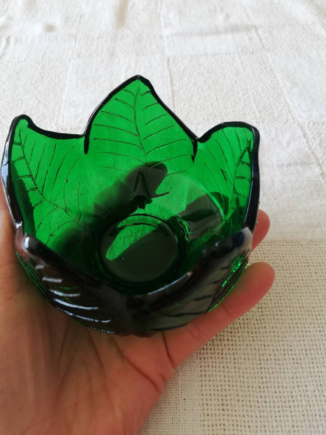 Green leaf tea light holder