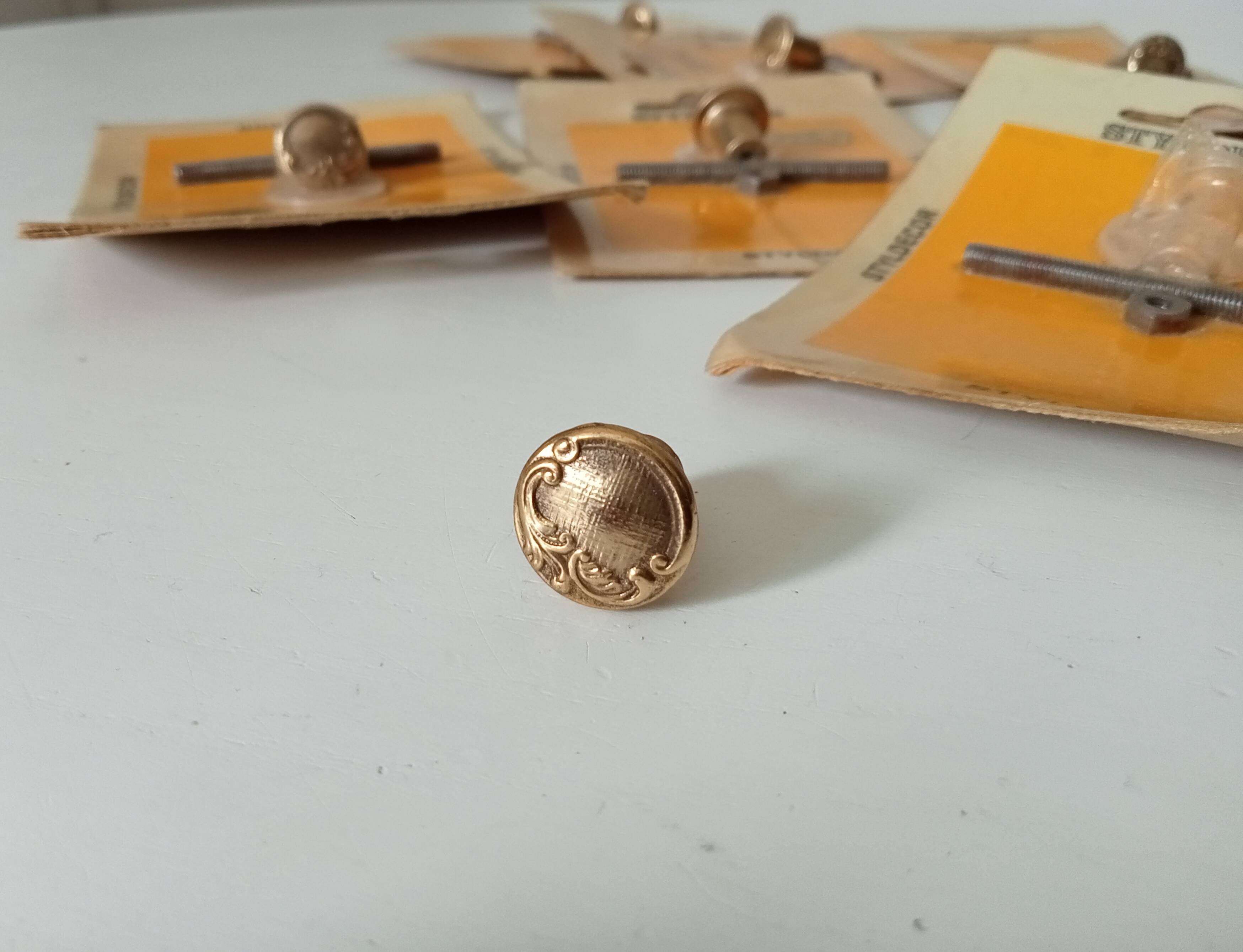 Antique furniture knob gilded with fine gold