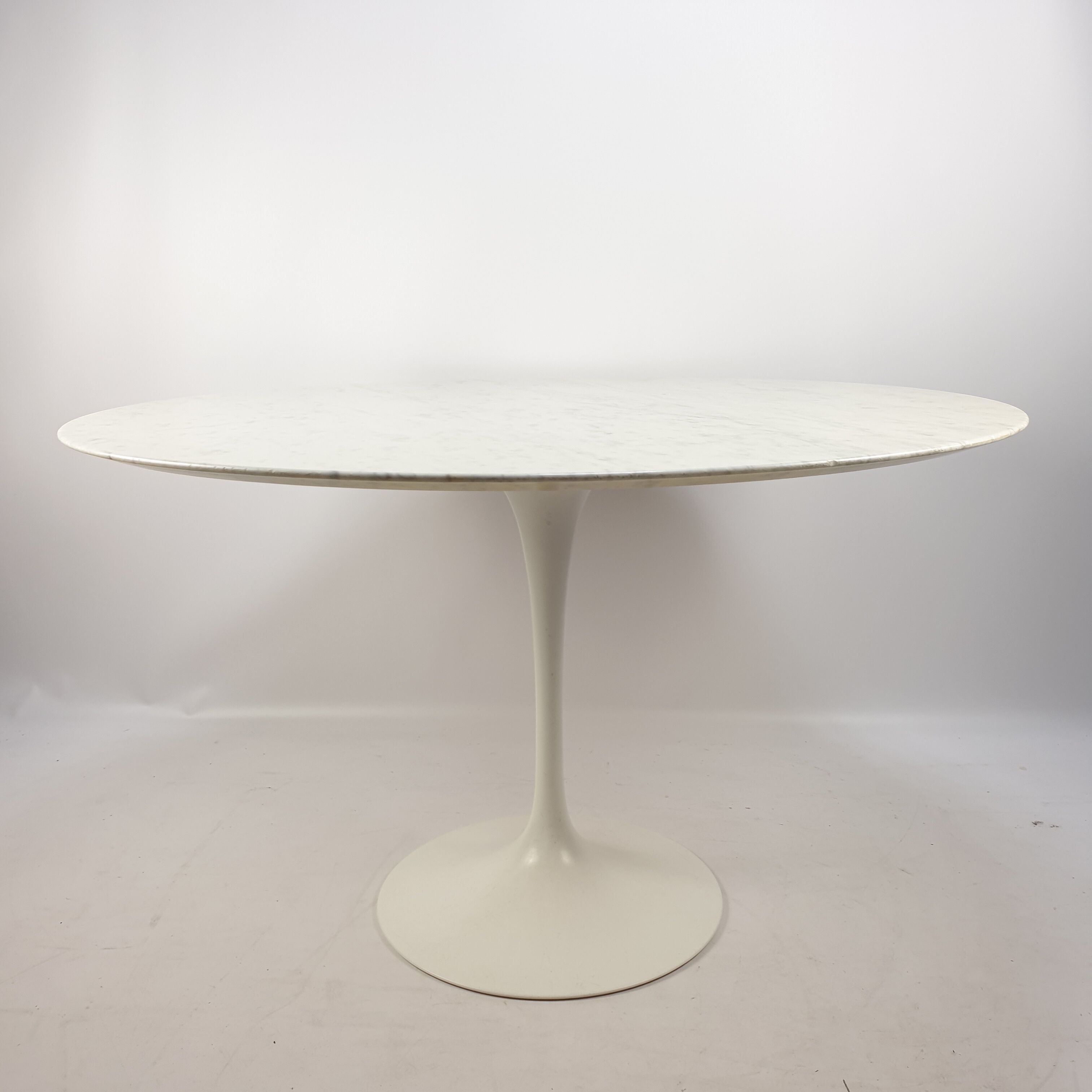 Table à manger par Eero Saarinen pour Knoll International 70
