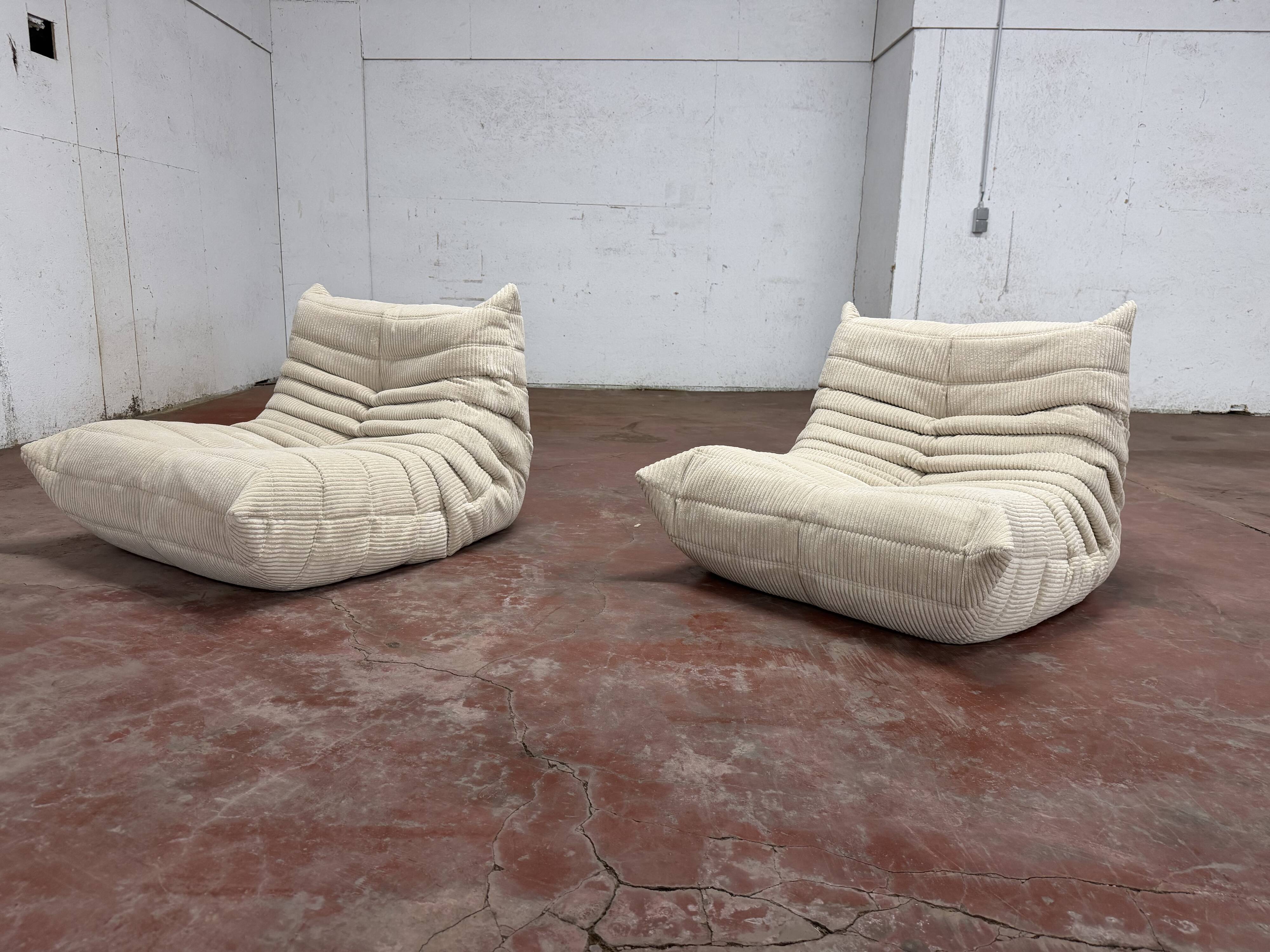 Ligne Roset Togo 2x 1-seater with 1x ottoman in beige corduroy in 10/10 condition!!