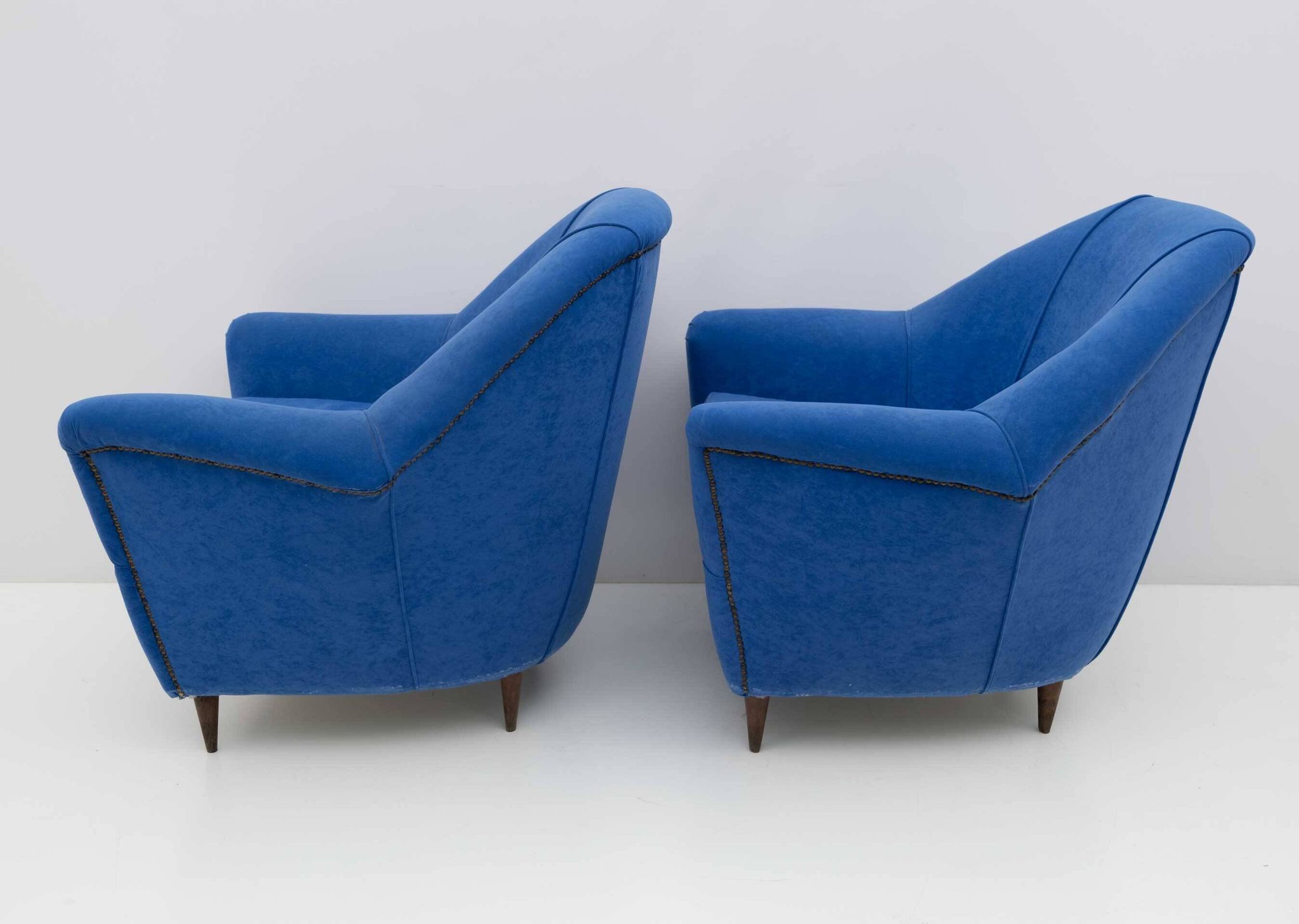 Pair of Ico Parisi MidCentury Modern Italian Armchairs for Ariberto Colombo