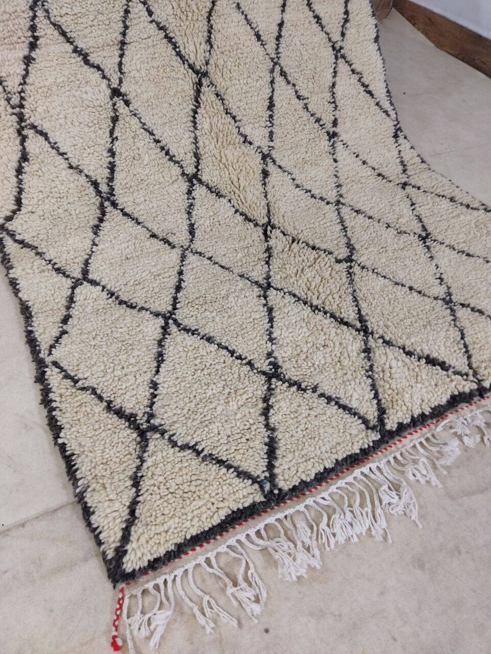 Handmade Moroccan Berber rug 291 X 116 CM