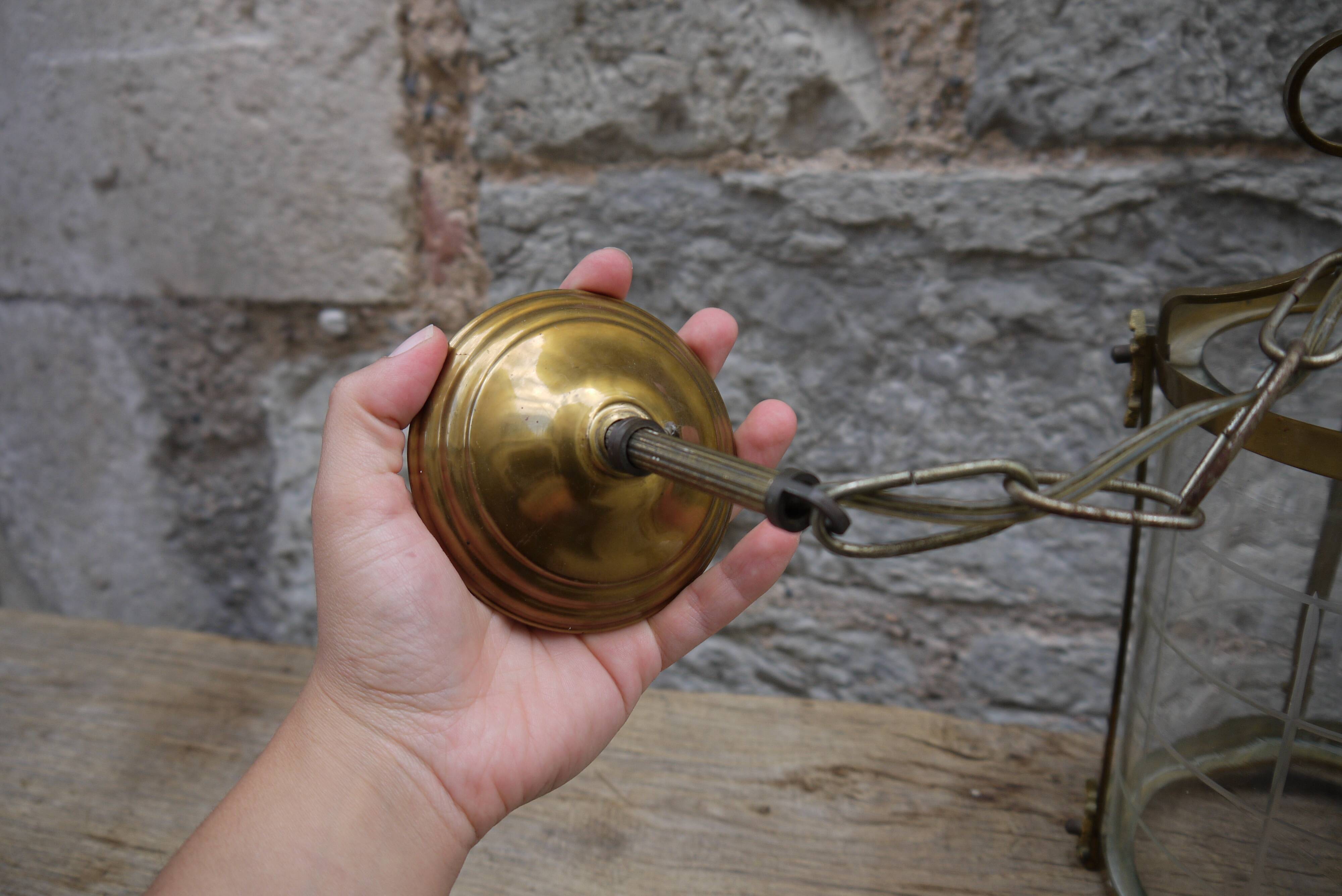 Lantern in brass and chissed glass