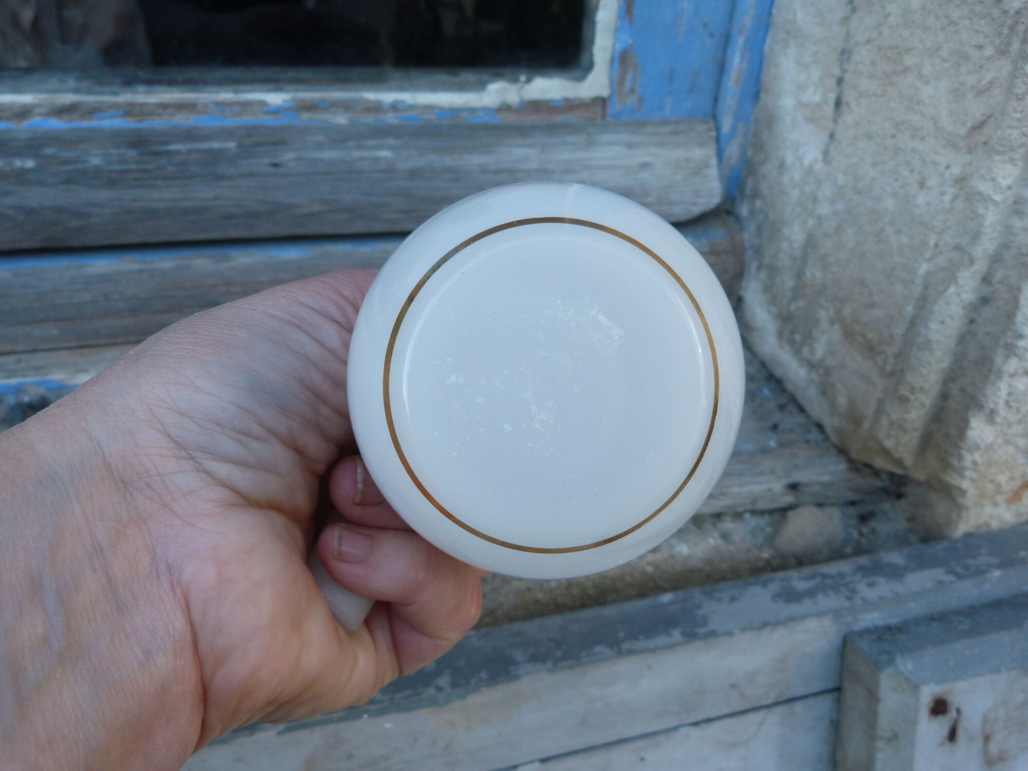 Portieux Vallerysthal old flask in white opaline and gold 1900