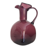 Carafe d'Empoli en verre soufflé violet