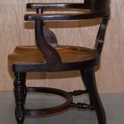 Chaise de capitaine victorienne en noyer d'Eton College