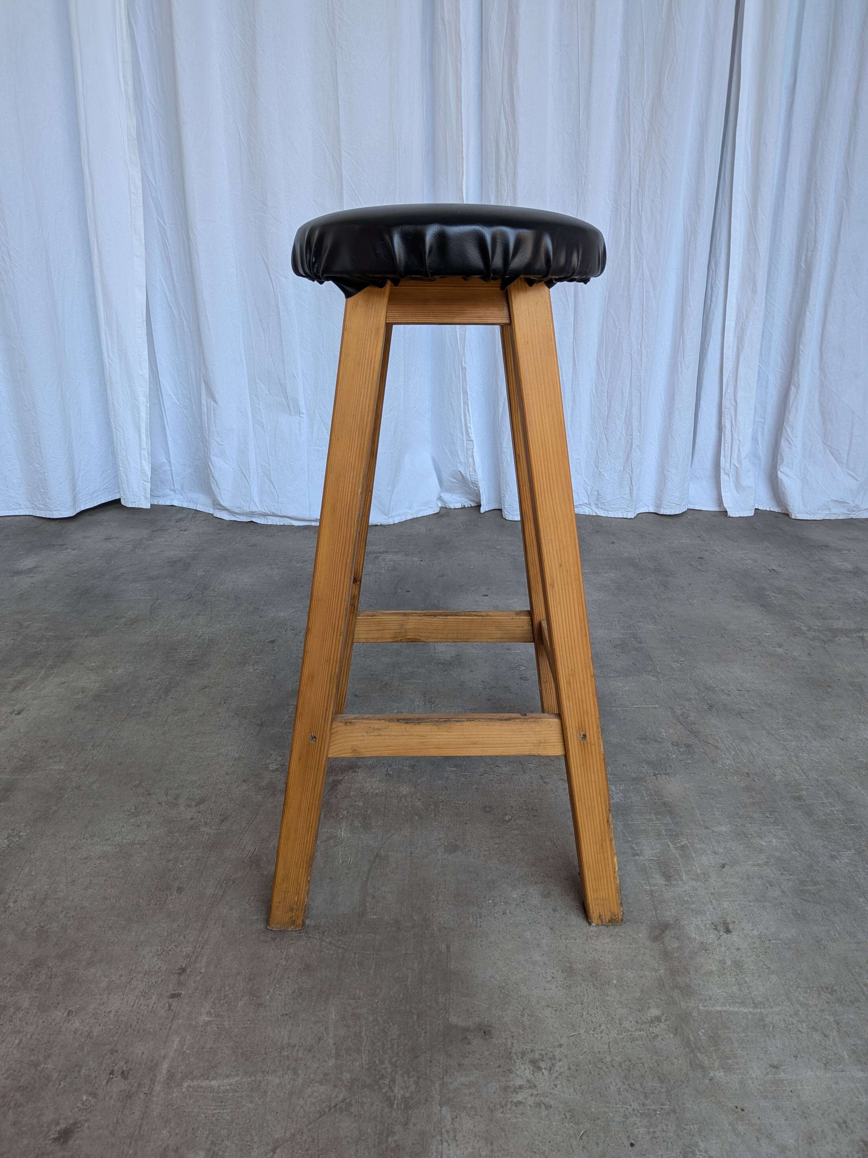 Vintage Wooden Bar Stool: Black Leather Seat, Mid-Century Bistro Style