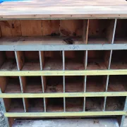 Workshop furniture with double-sided lockers