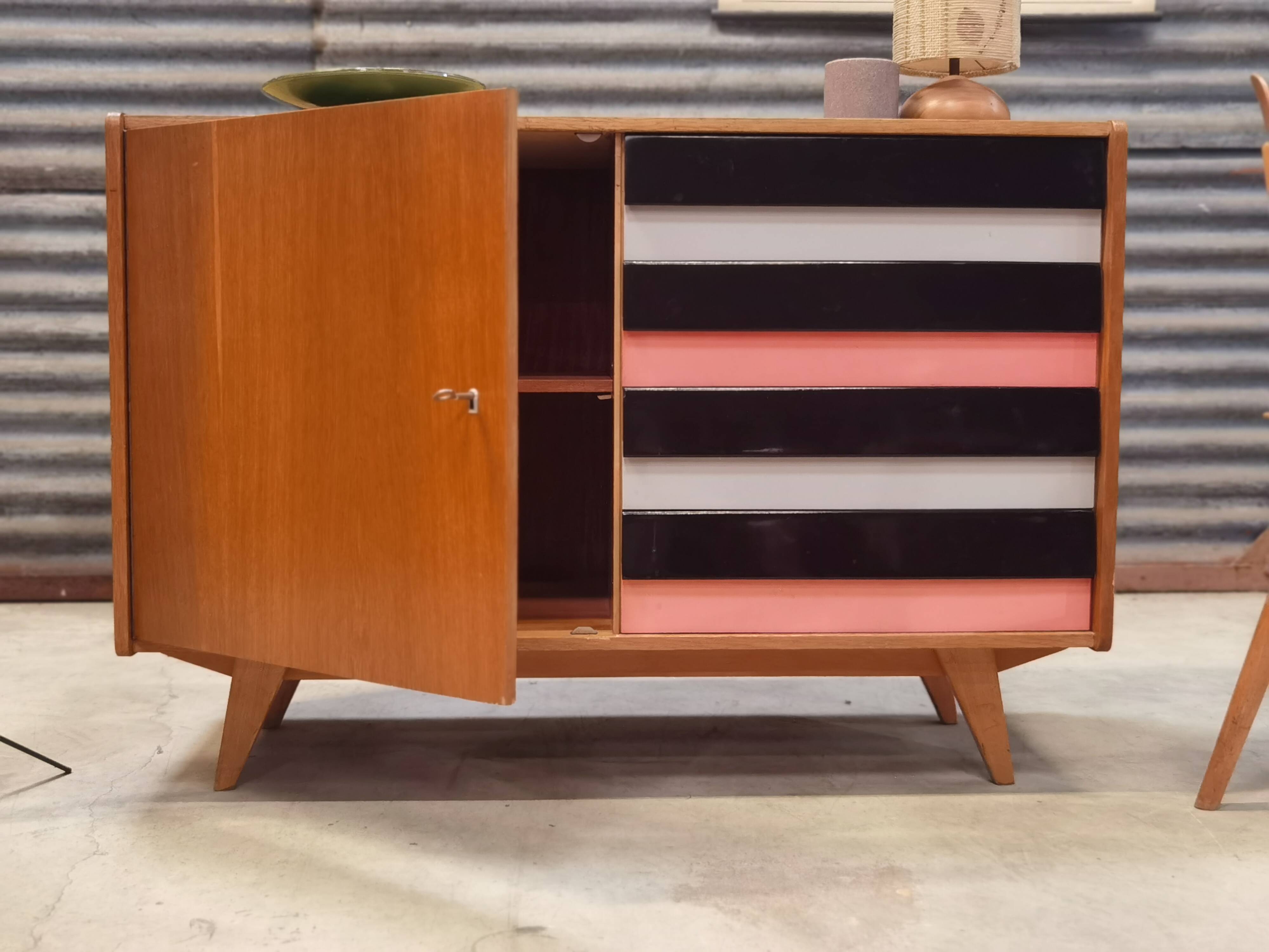 Buffet U 458 Jiri Jiroutek pour Interier Praha 1960